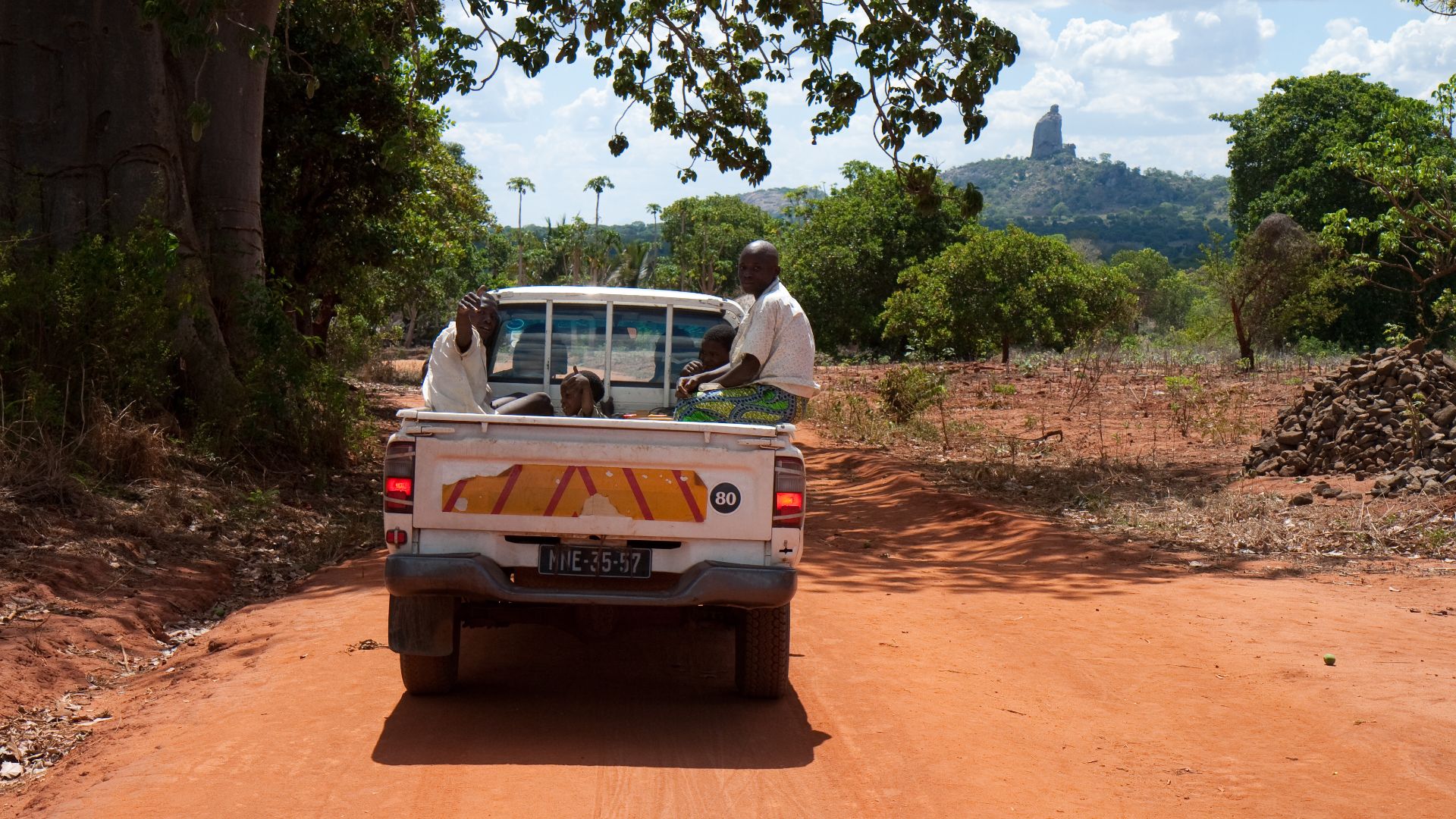 File:Toyota Hilux on Mozambique road.jpg