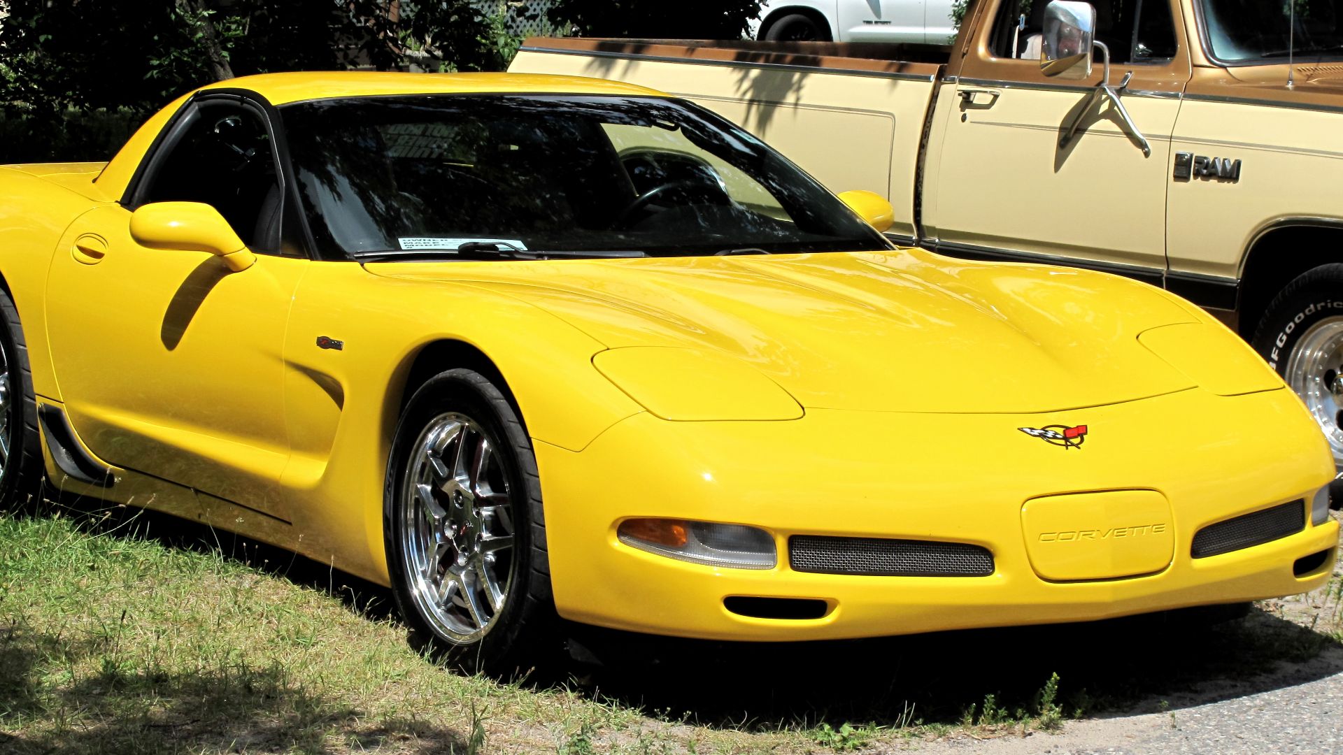 File:2001 Chevrolet Corvette Z06 in Milenium Yellow, Front Right, 07-23-2022.jpg