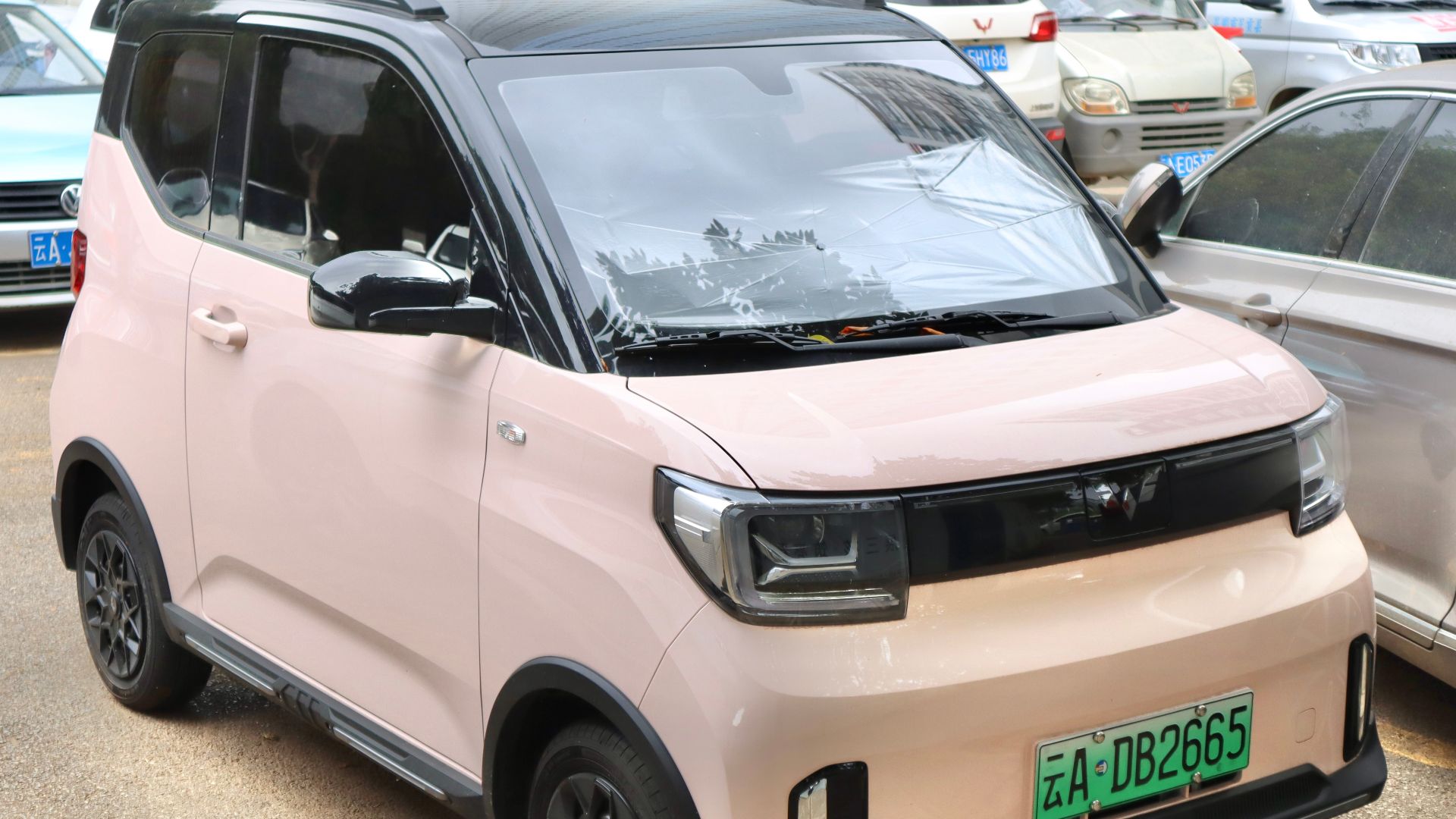 File:2022 Wuling Hongguang Mini EV GameBoy Edition (front).jpg