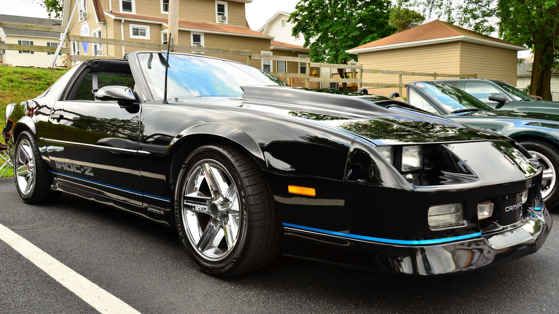 File:1989 Chevy Camaro IROC-Z With a Blue Line.jpg
