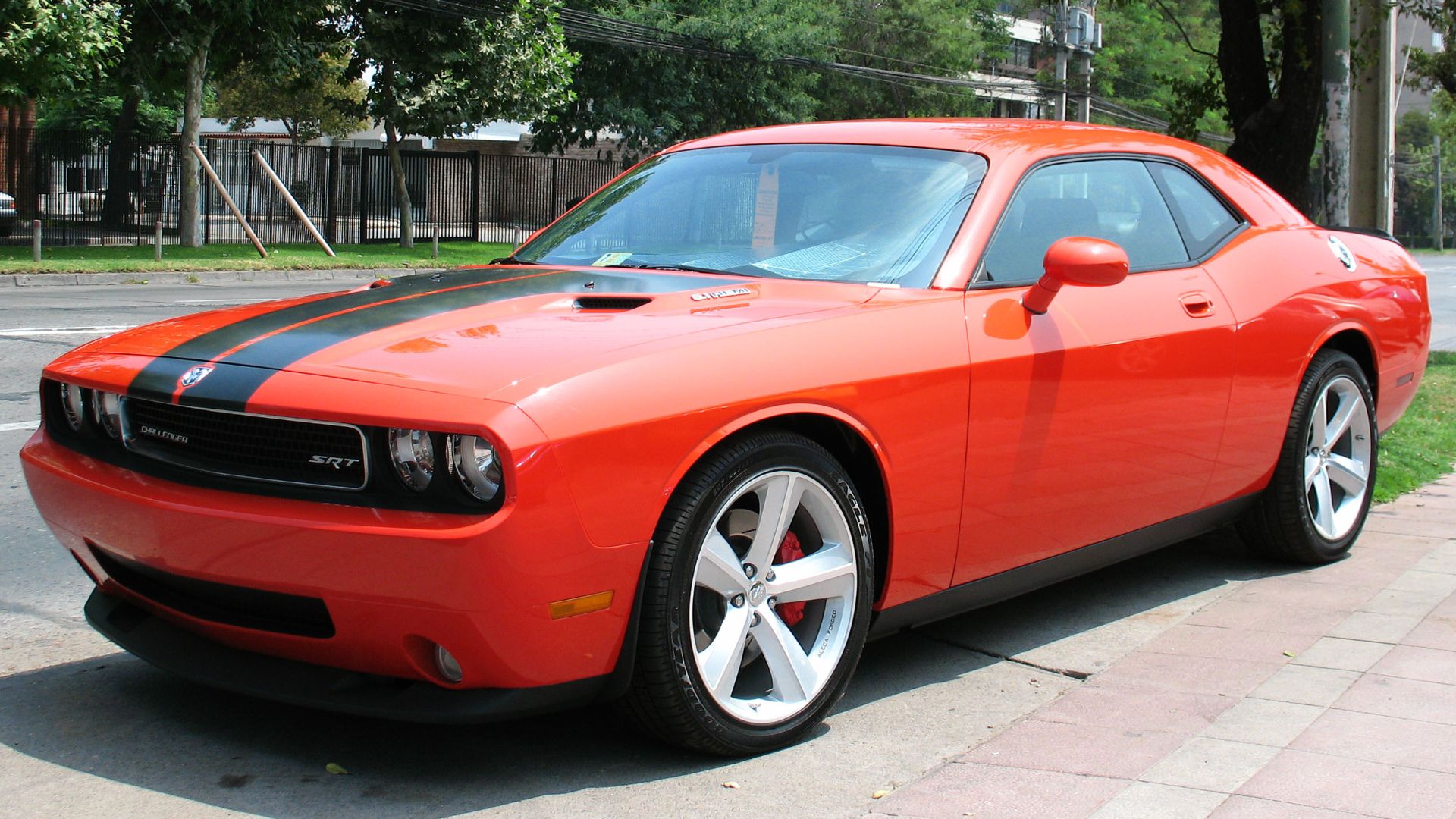 File:Dodge Challenger SRT-8 Hemi 2009 (10012381986).jpg