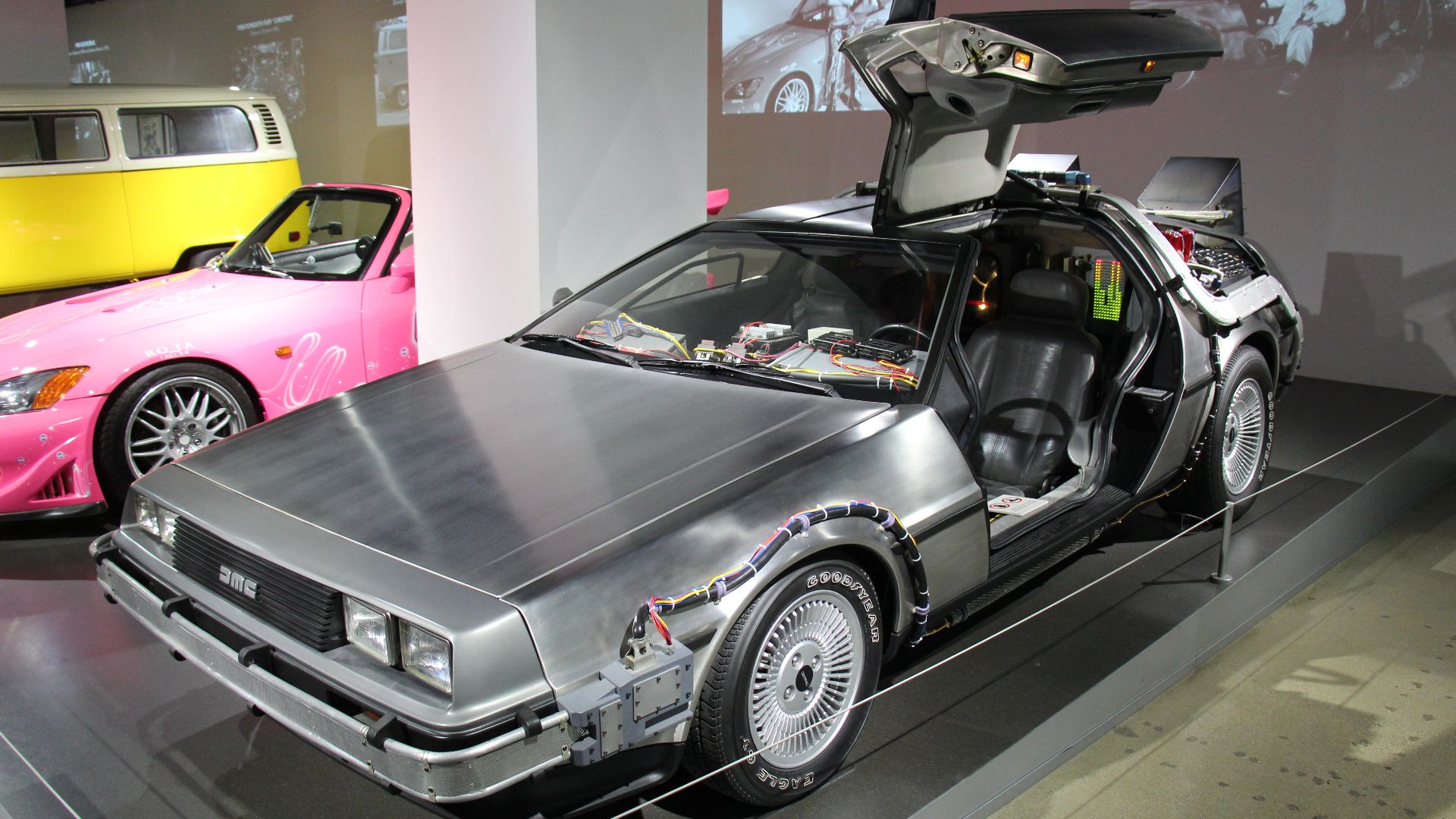 File:1981 Delorean DMC-12 Time Machine (43754890175).jpg