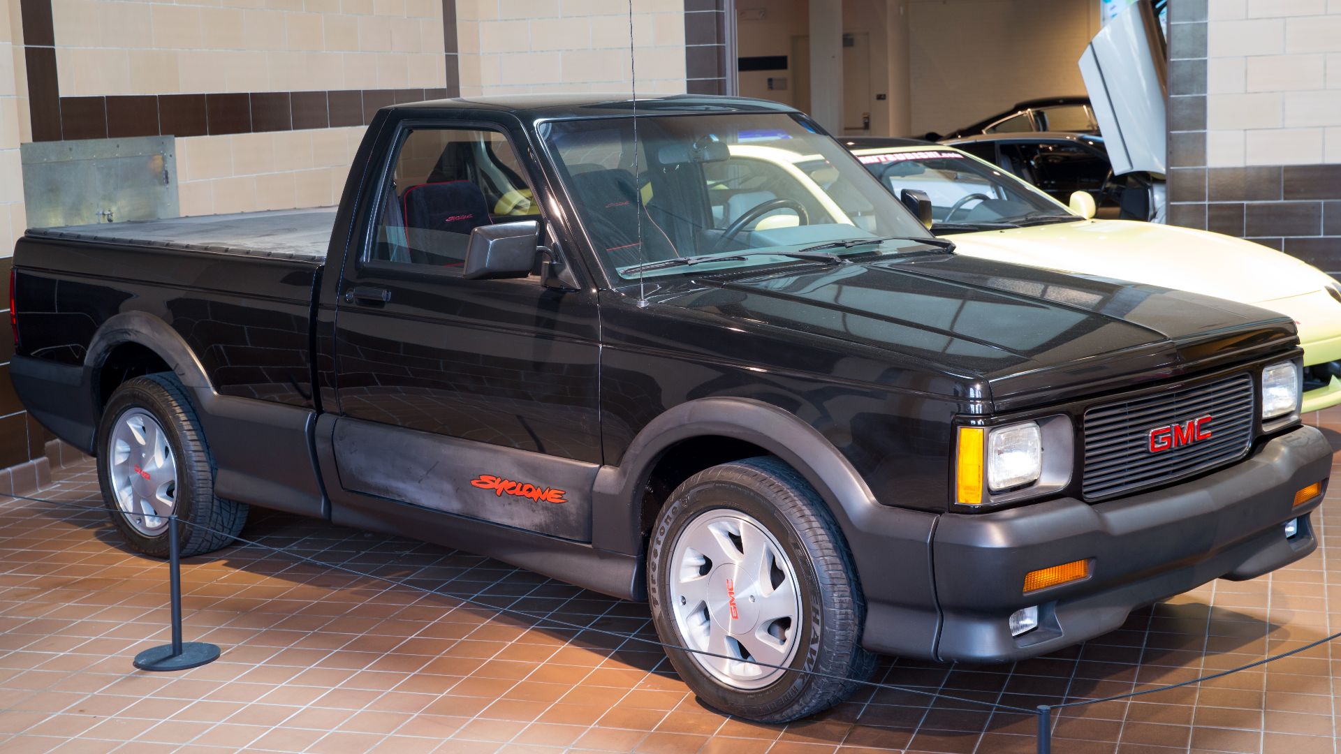 File:1991 GMC Syclone in Black, front right (Saratoga).jpg