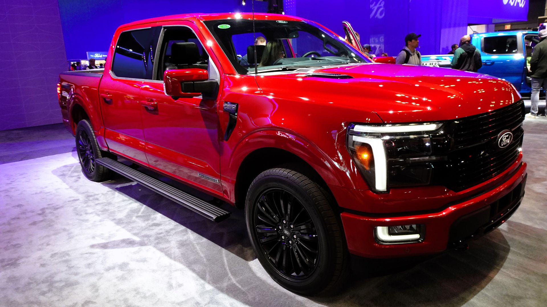 File:Ford F-150 Platinum 4WD SuperCrew (2024) (53621481393).jpg