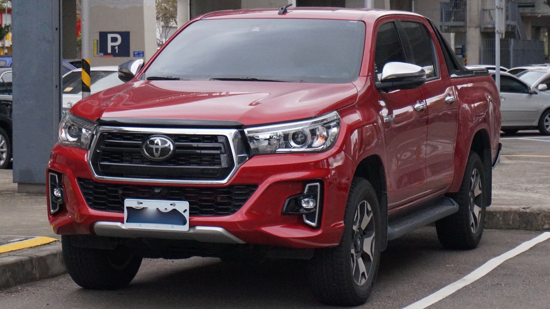 File:A Toyota Hilux in Zhubei, Hsinchu 01.jpg