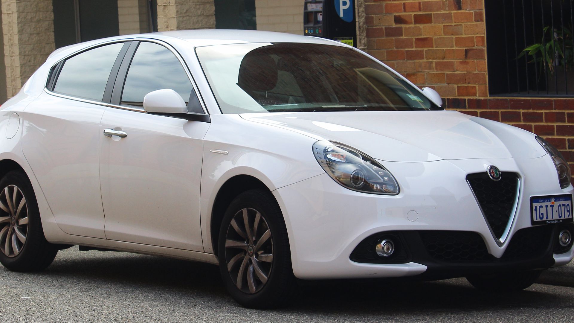 File:2017 Alfa Romeo Giulietta (940 Series 3) Super hatchback (2018-10-19) 01.jpg