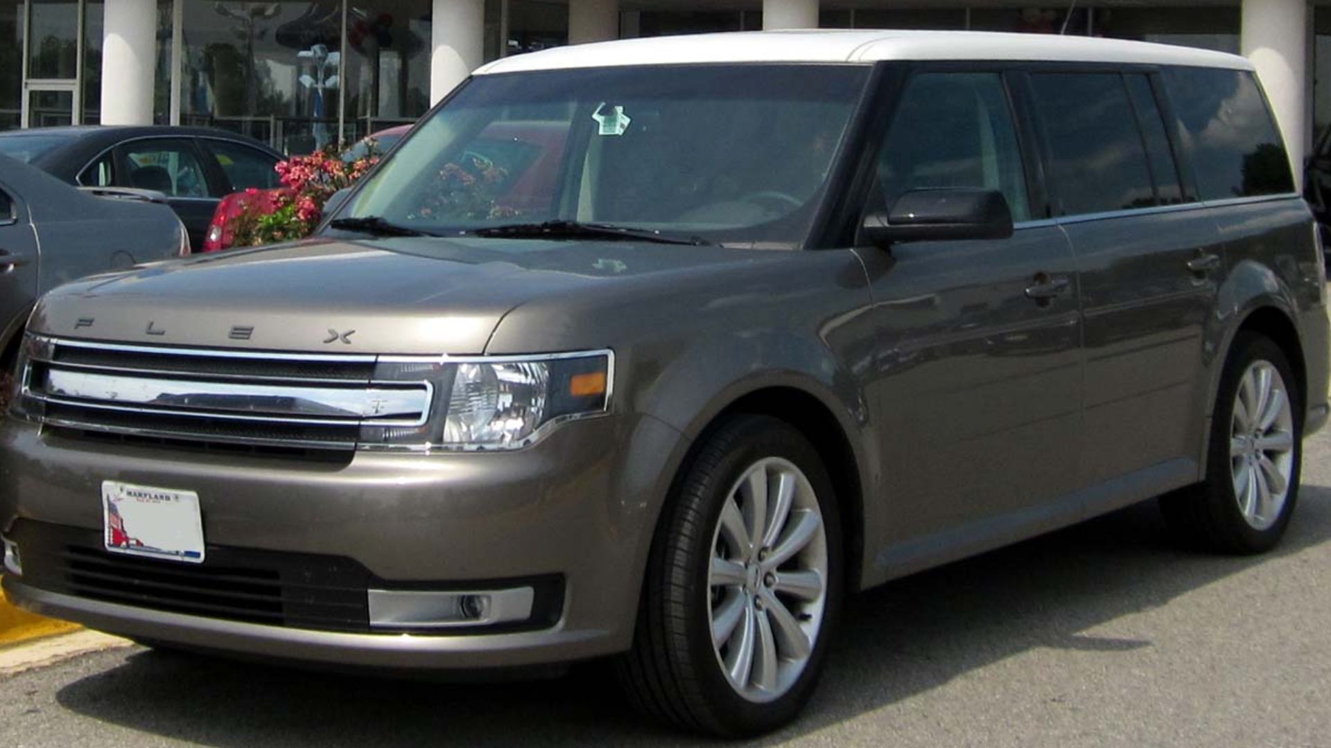 File:2013 Ford Flex -- 07-11-2012.JPG