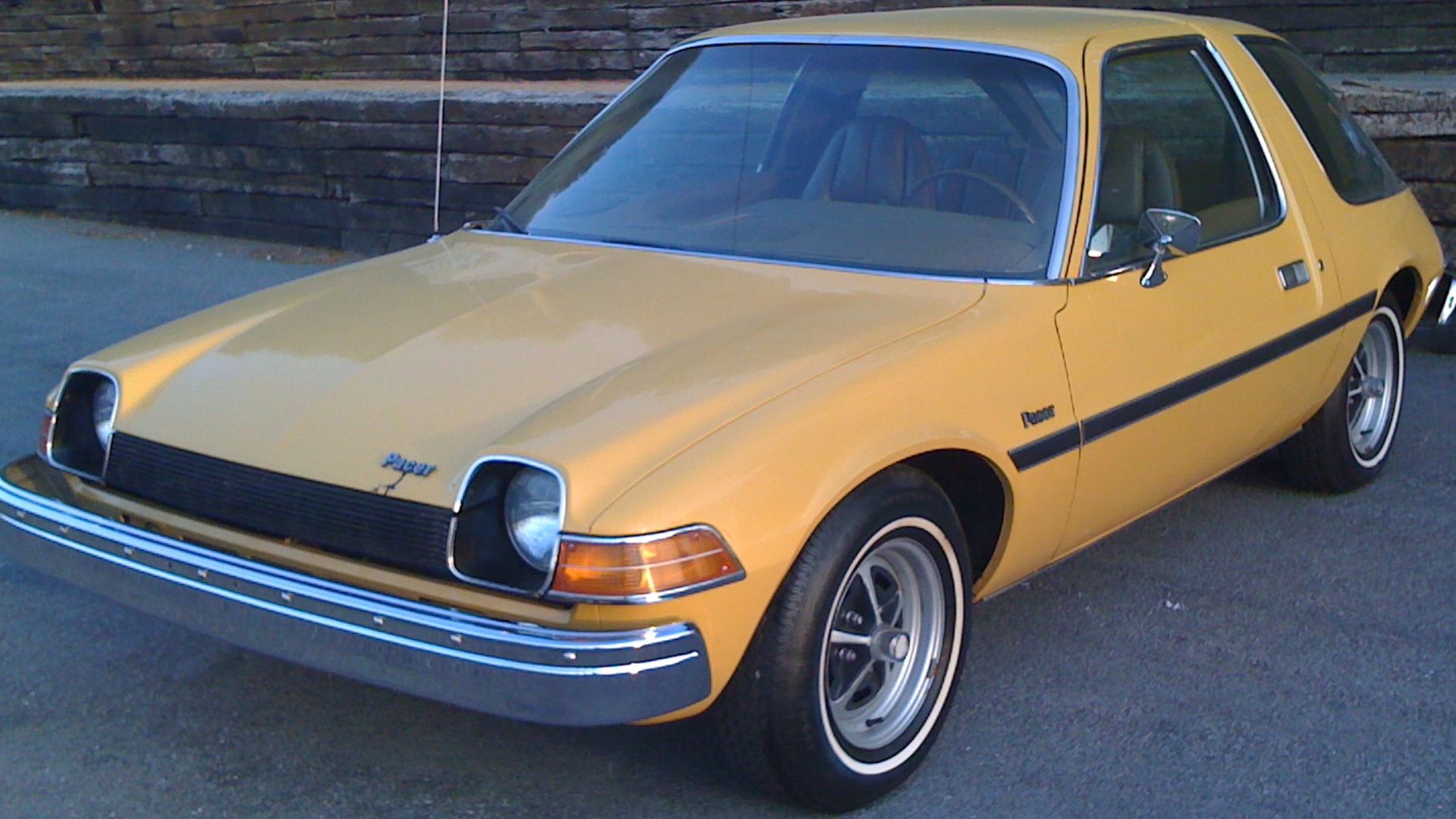 File:1975 AMC Pacer base model frontleftside.jpg