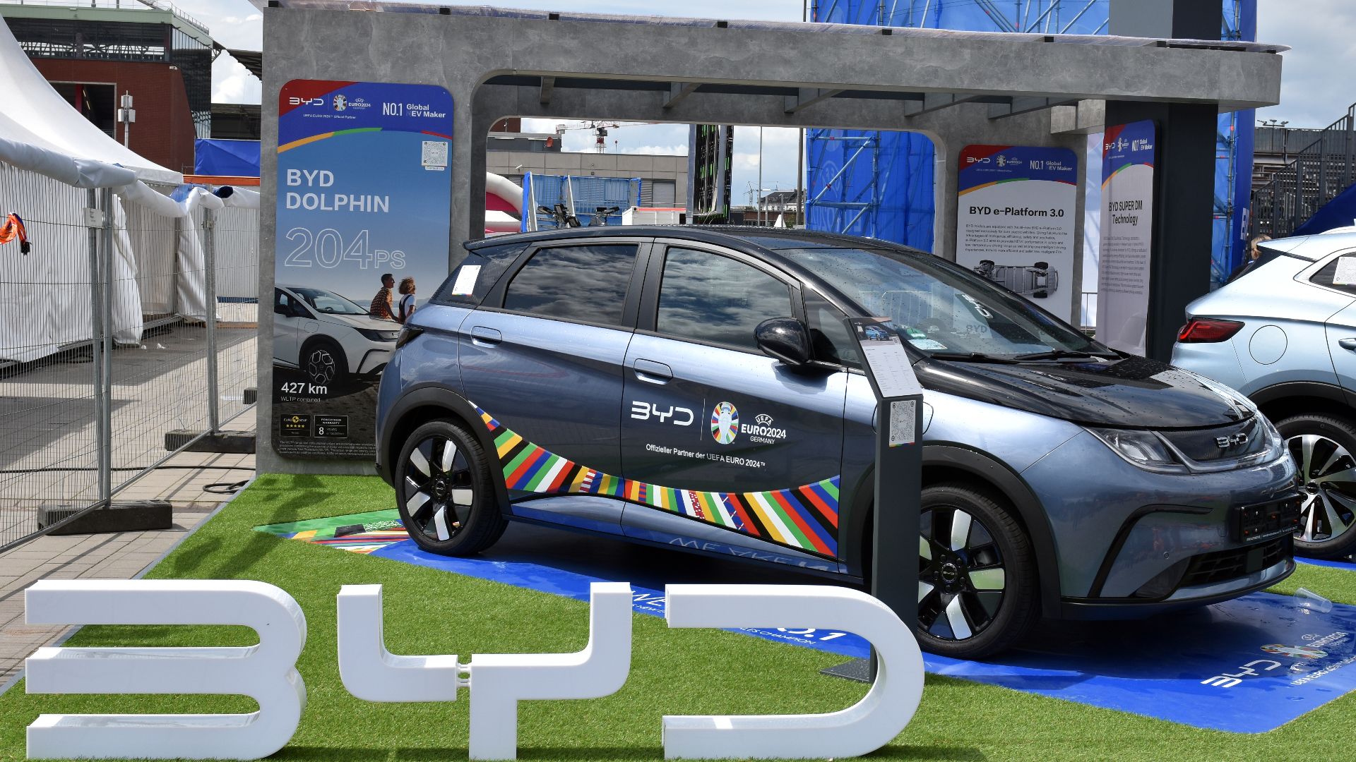 File:BYD Stand - UEFA EURO 2024 Fan Zone Hamburg 01.jpg