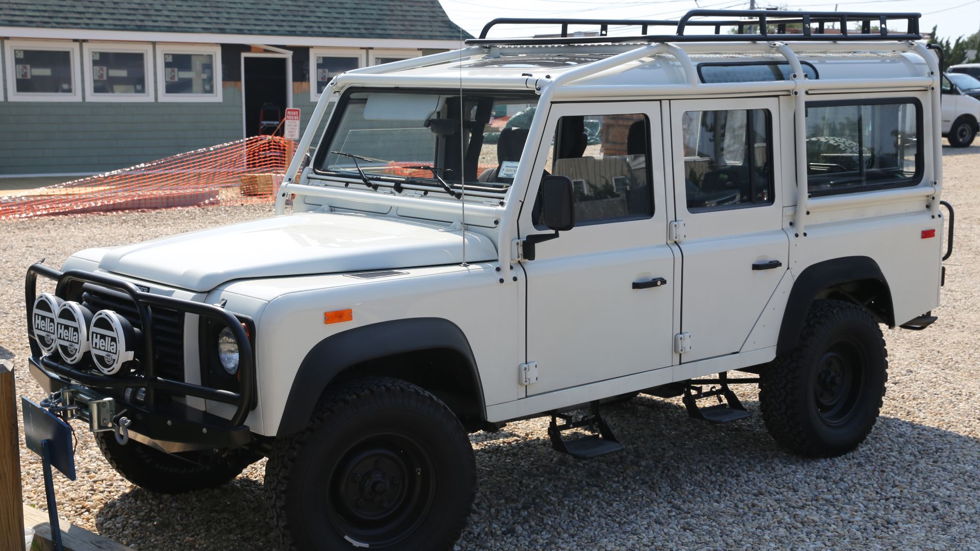 File:1993 Land Rover Defender 110 NAS (11257844514).jpg