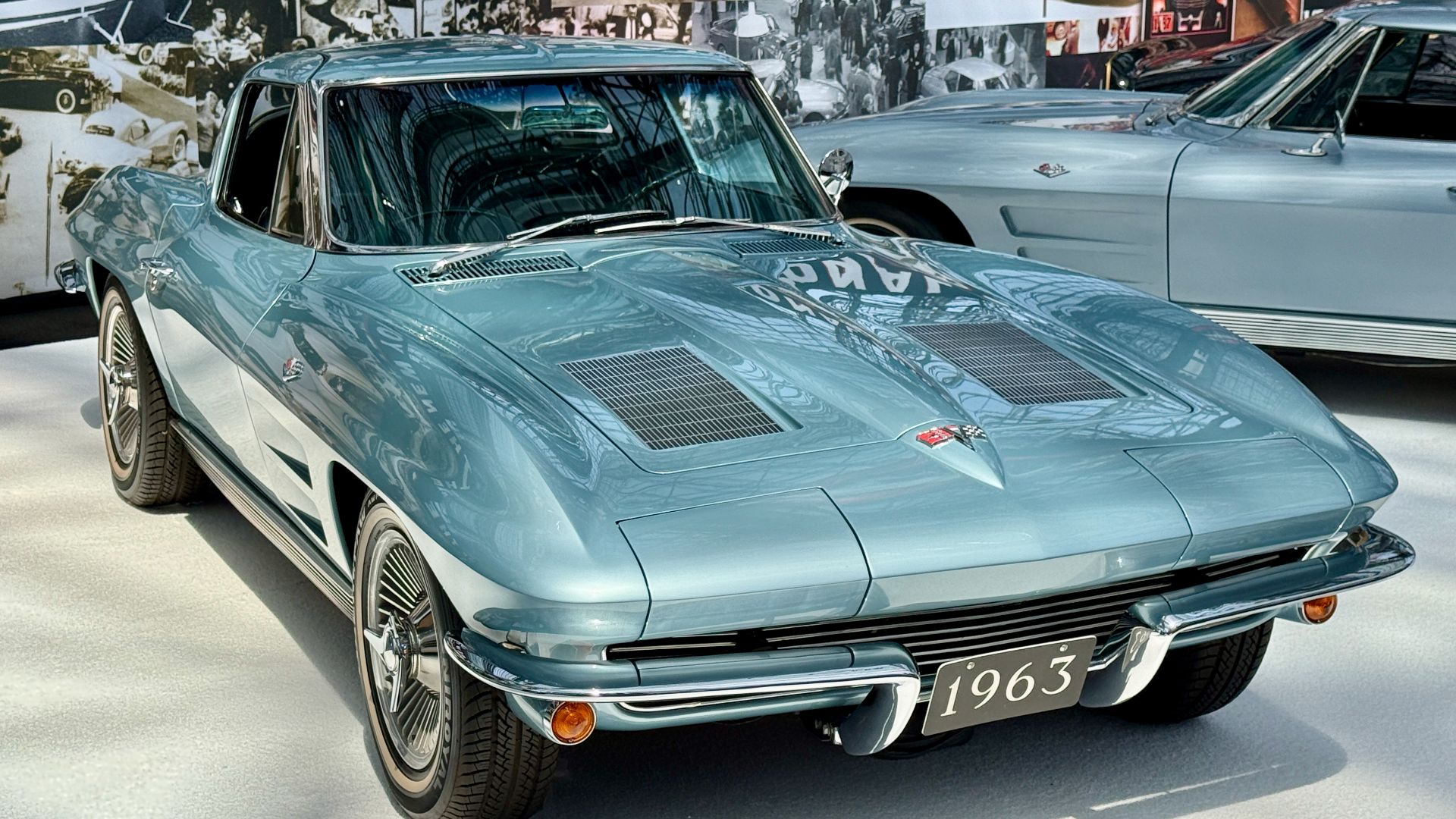 File:1963 Chevrolet Corvette Split-Window Coupe - 01.jpg