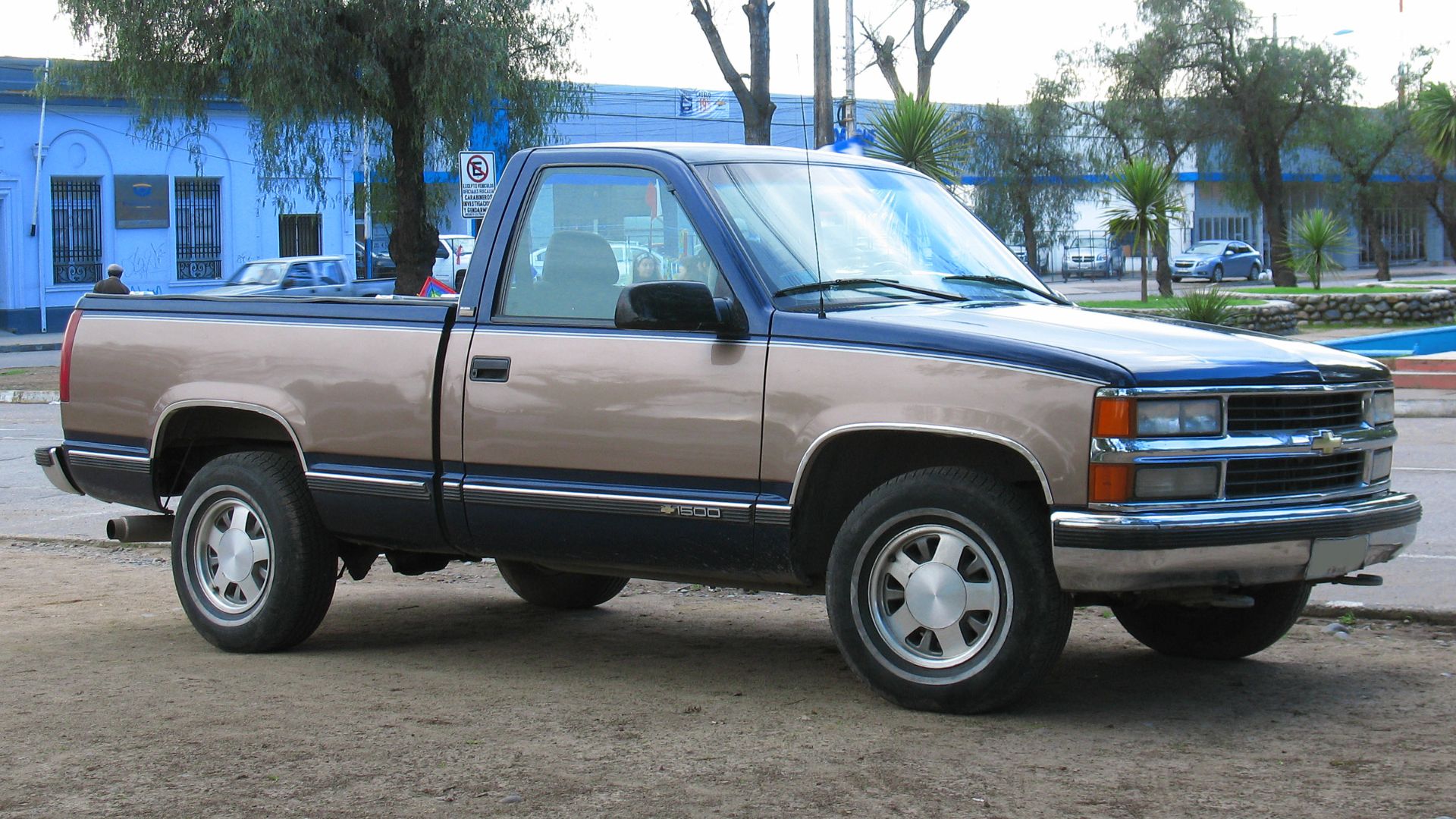 File:Chevrolet 1500 Silverado 1997 (9374352706).jpg
