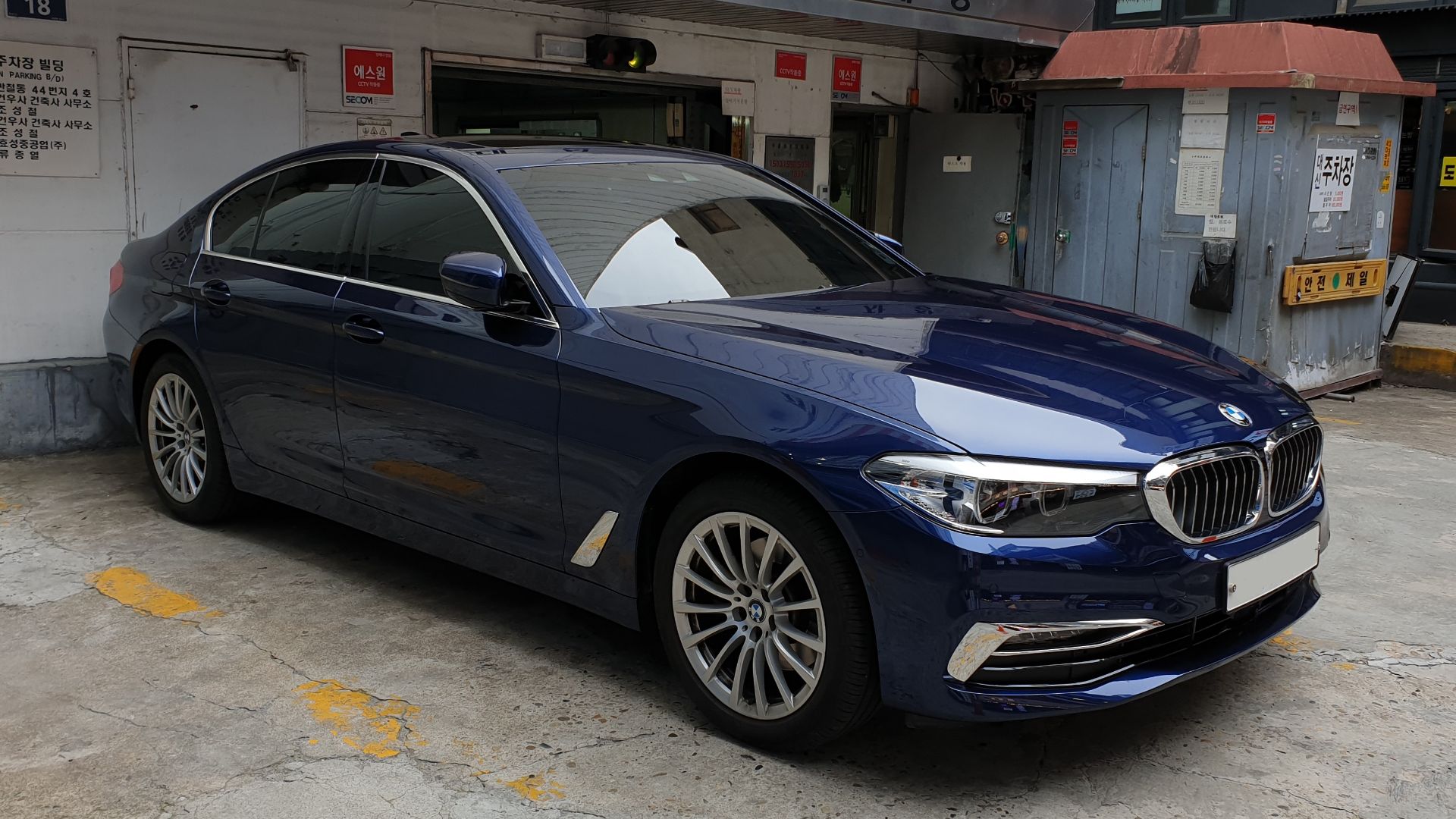 File:Bmw 5 series g30 blue (2).jpg
