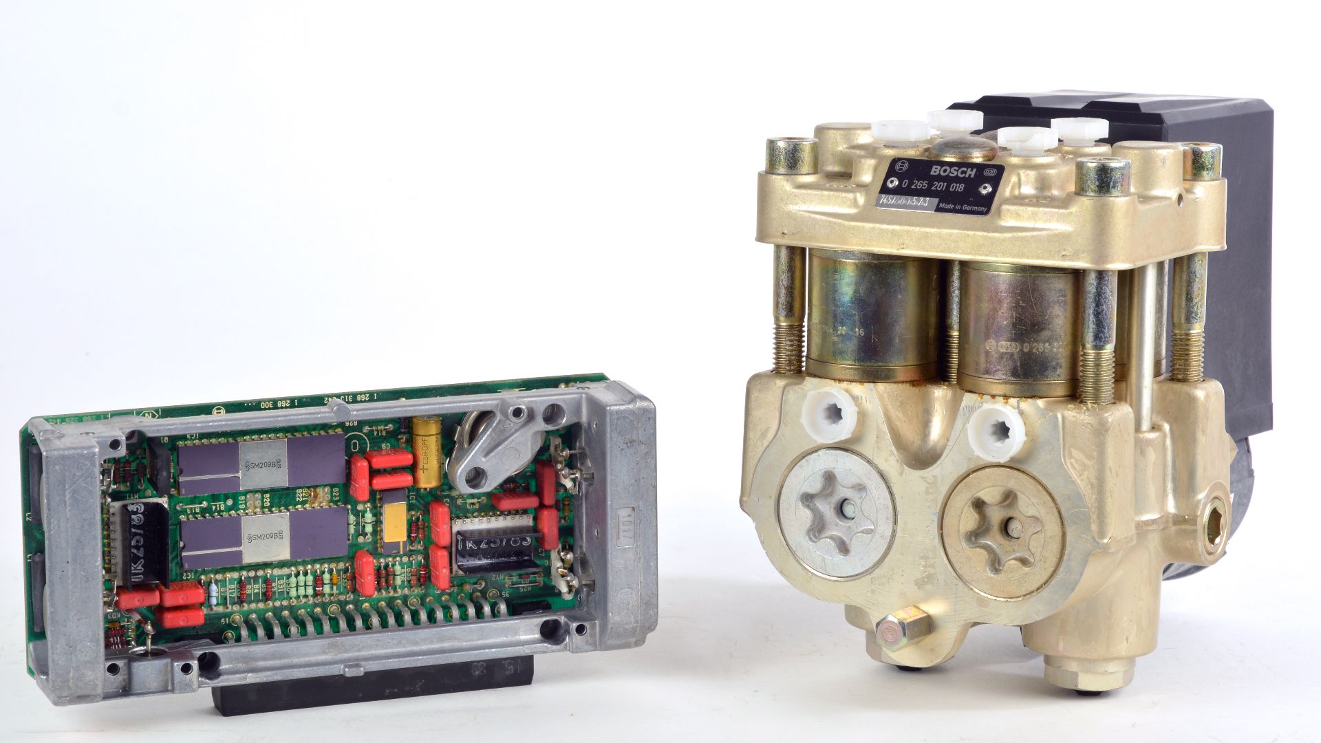 File:Bosch Historisch - 19 1 Produkt Bosch Antiblockiersystem ABS Sign 09345.JPG