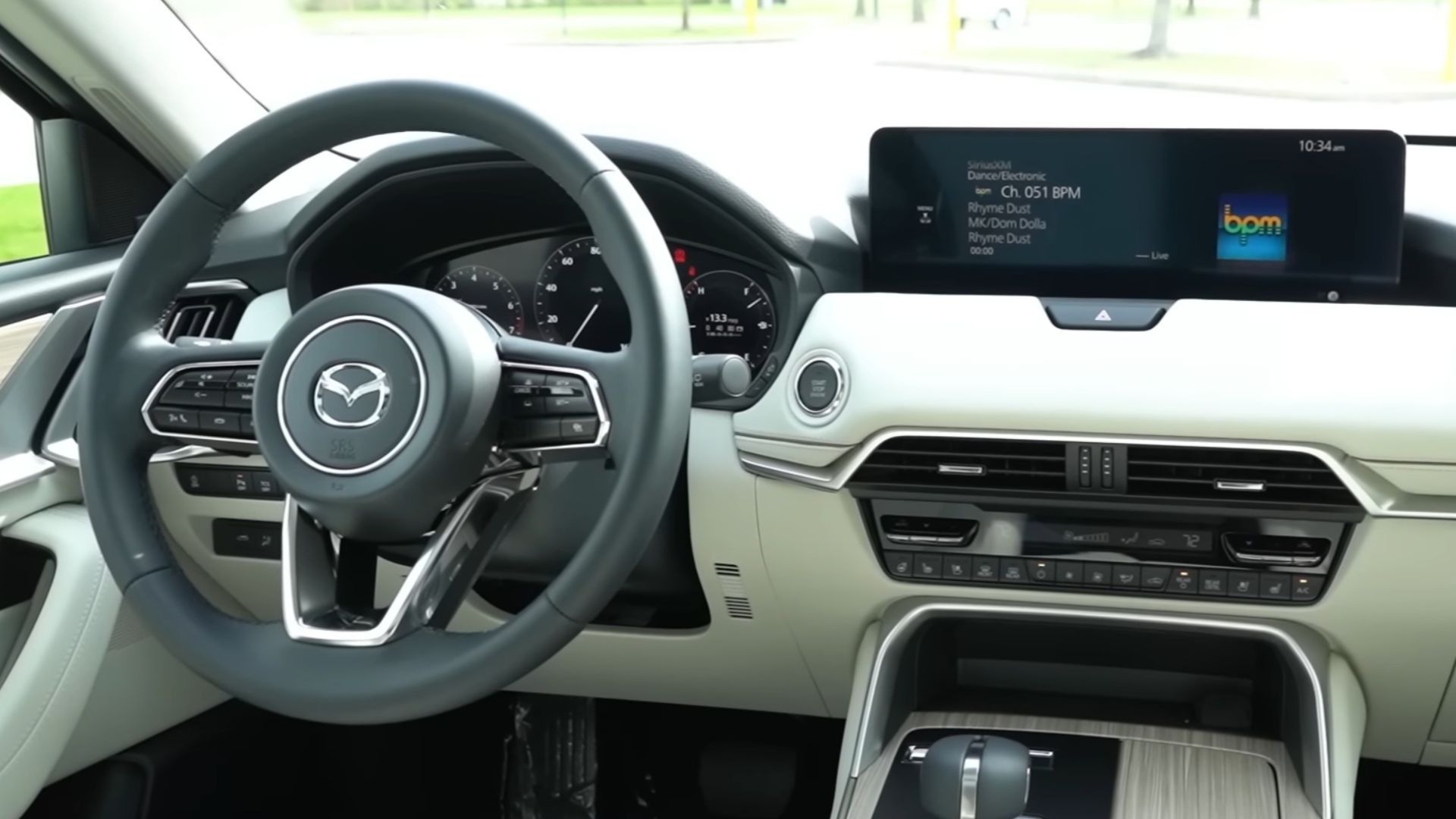 File:Interior Mazda cx 90.jpg