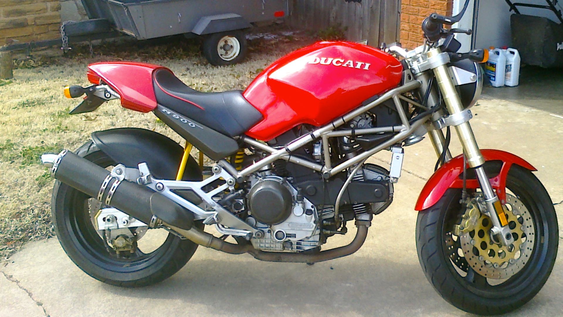 File:Red 1994 Ducati Monster M900 right.jpg