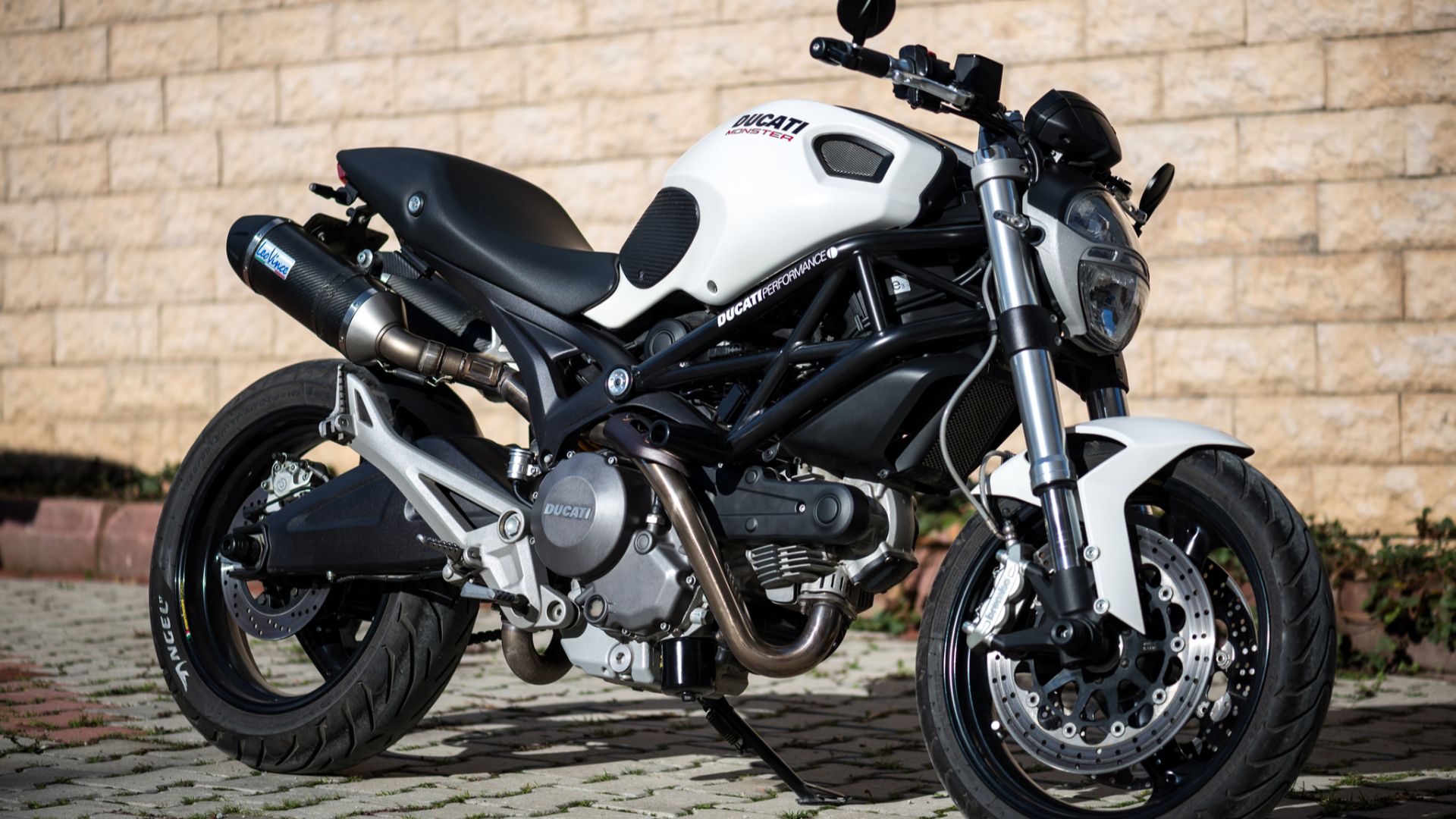 File:Ducati Monster 696 2013.jpg