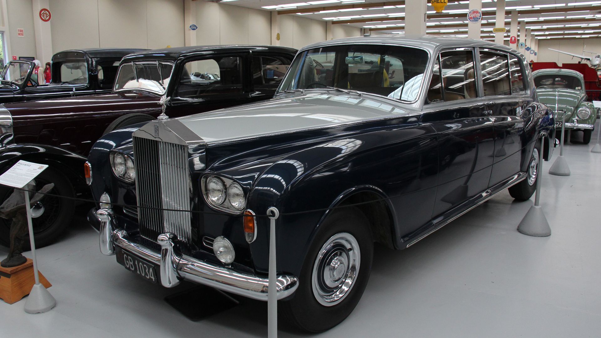 File:1963 Rolls Royce Phantom V Saloon (47182084632).jpg
