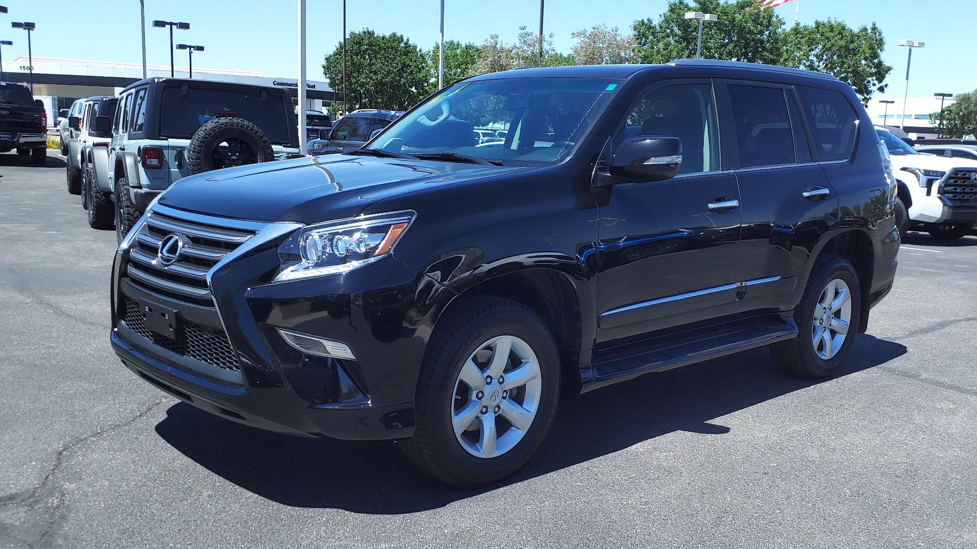 File:16 Lexus GX 460 Base.jpg