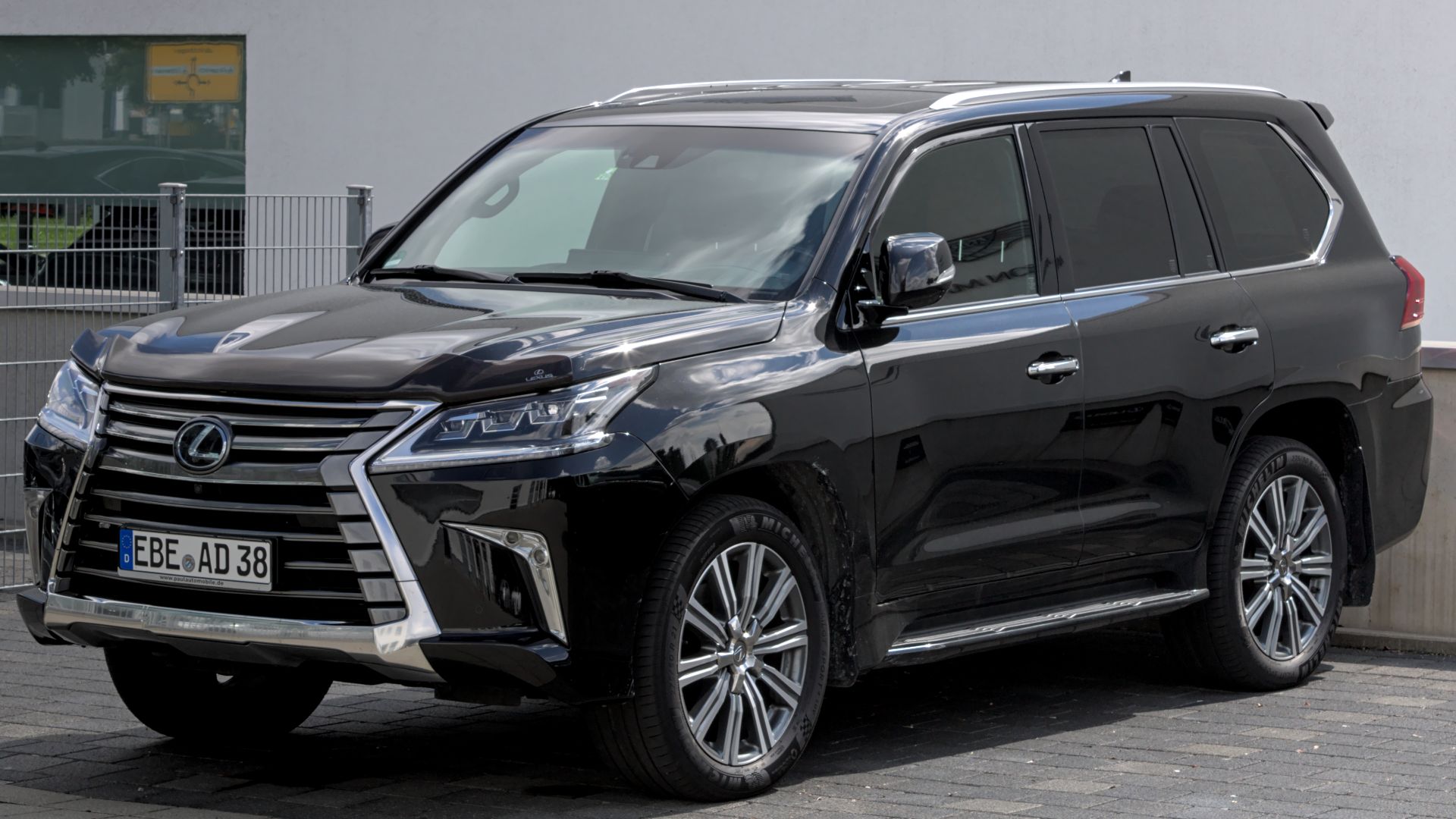 File:Lexus LX 570 (URJ201W) IMG 4913.jpg