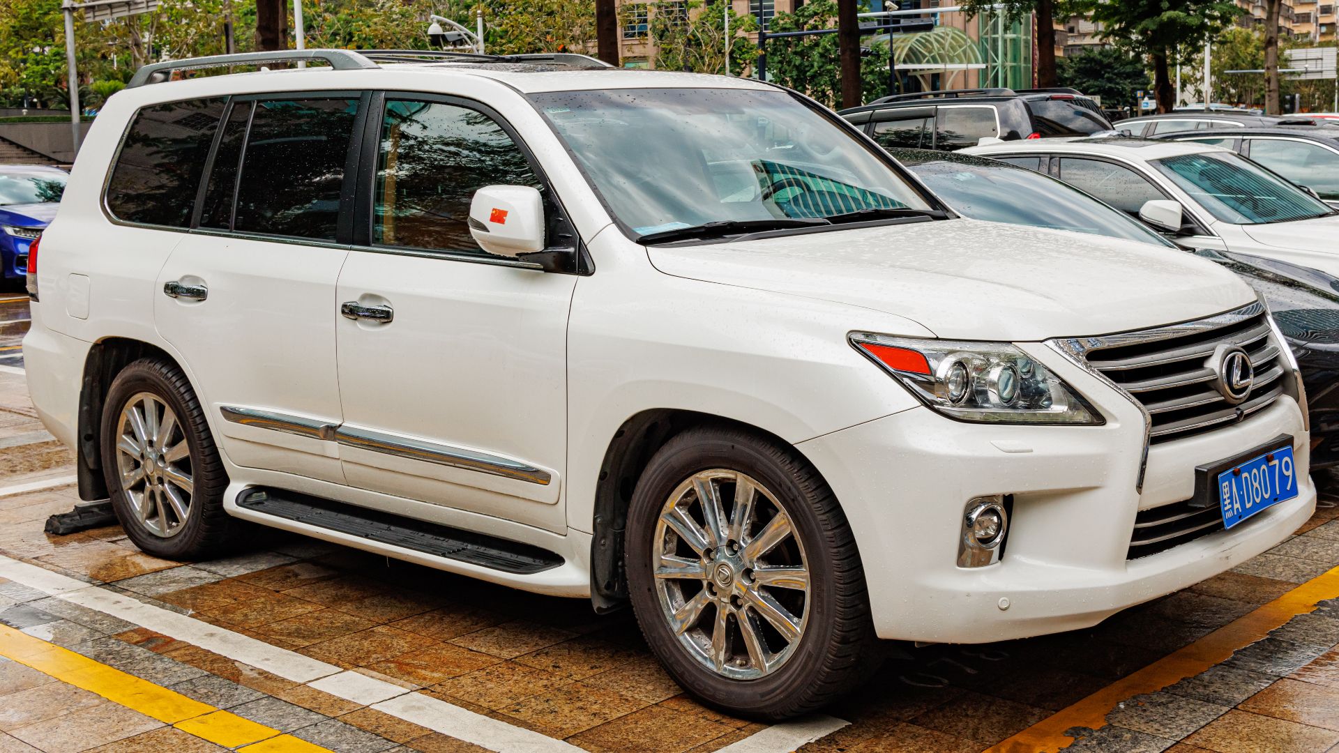 File:LEXUS LX 570 (J200) China (8).jpg