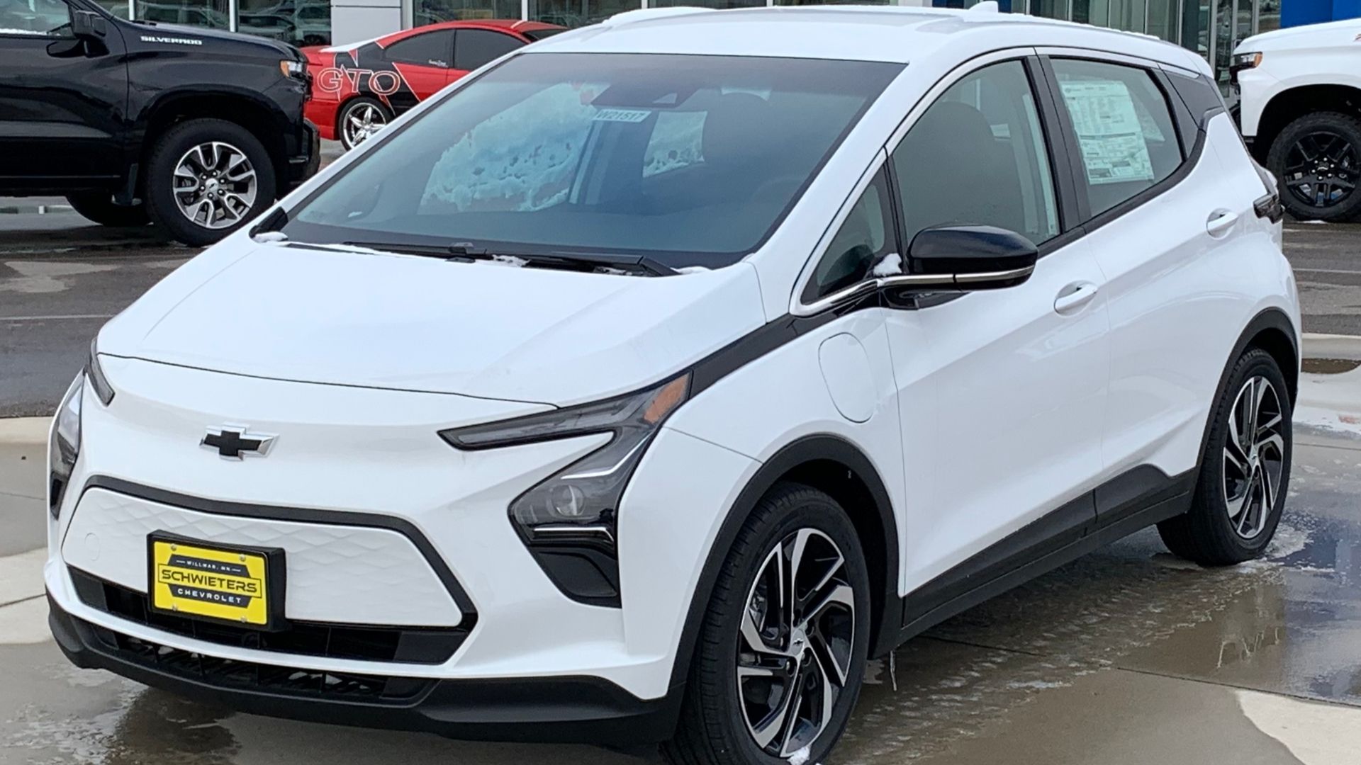 File:2022 Chevrolet Bolt EV (United States) front view.jpg