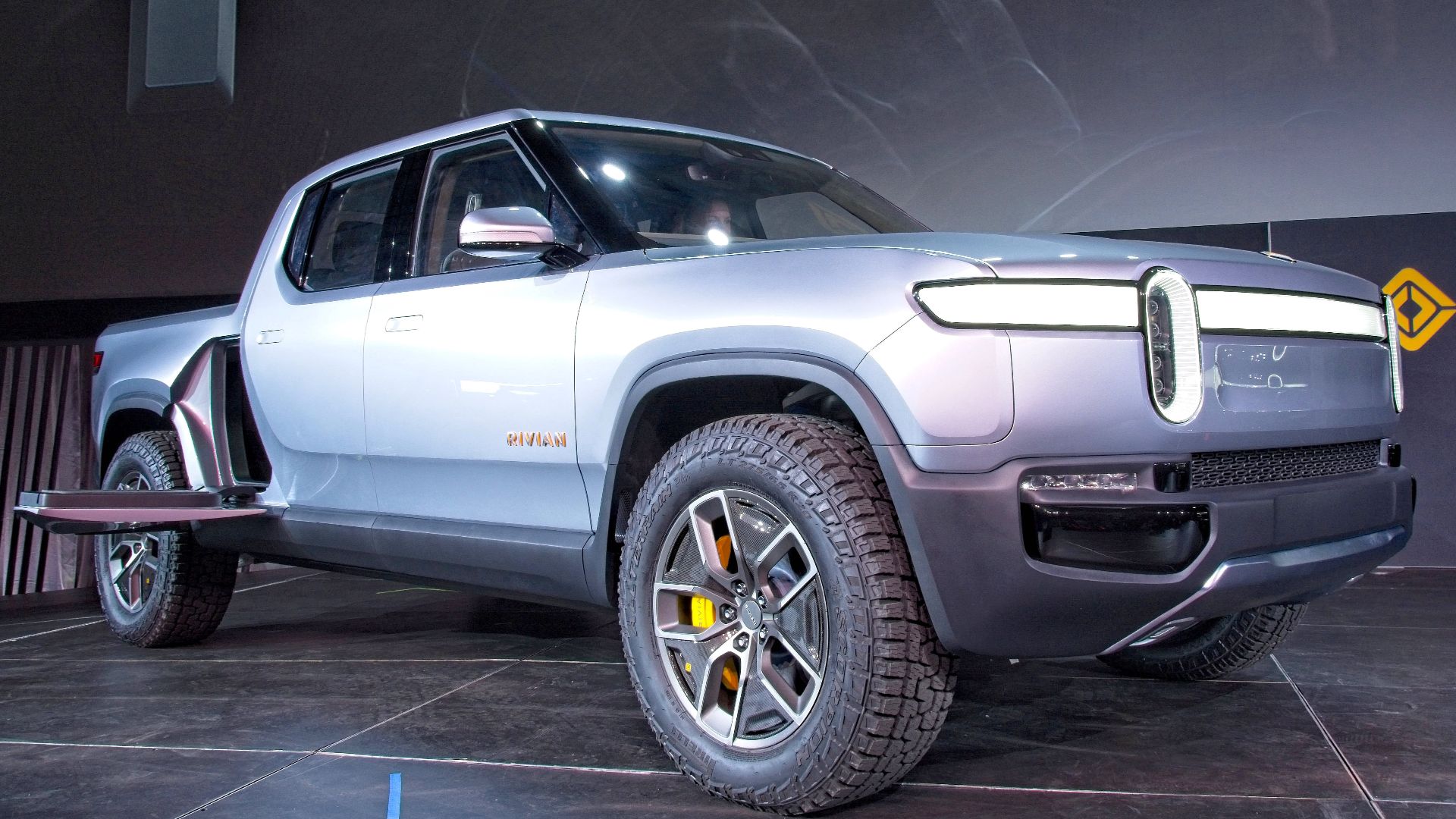 File:Debut of the Rivian R1T pickup at the 2018 Los Angeles Auto Show, November 27, 2018.jpg