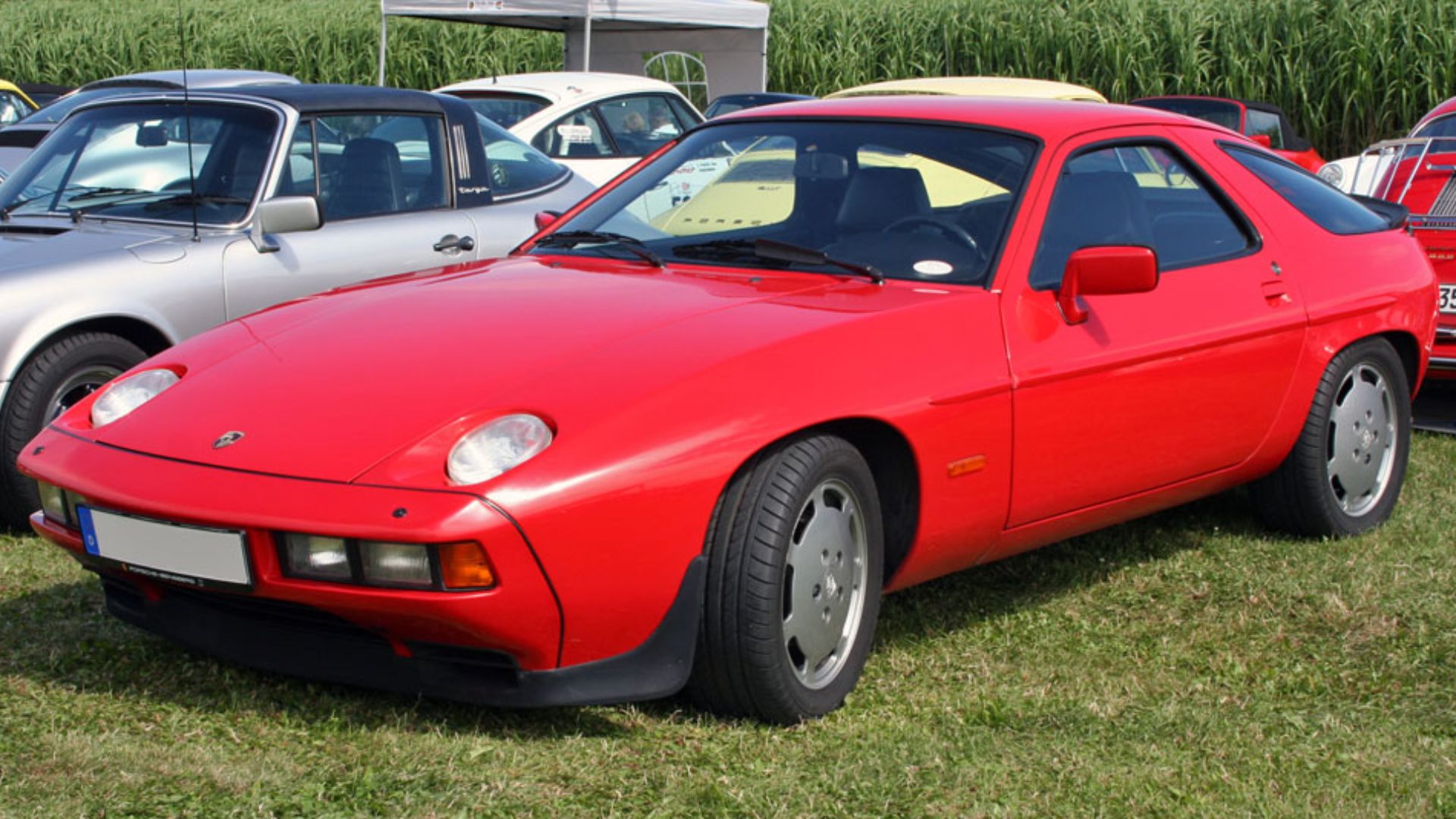 File:Porsche 928 S front left.jpg