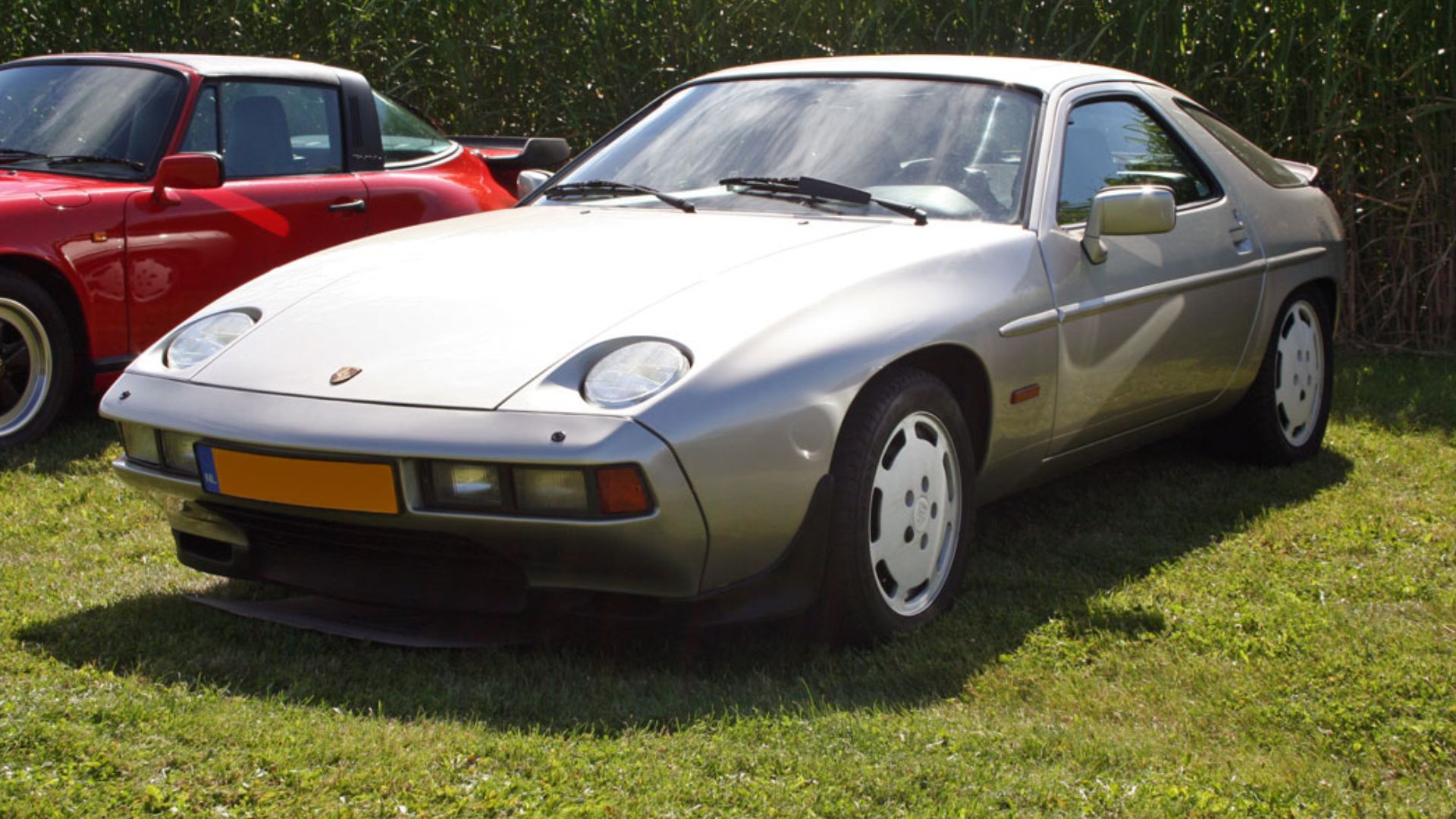 File:Porsche 928 S front left silver.jpg