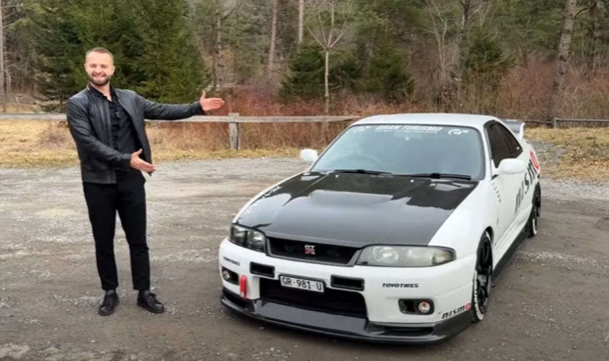 Nissan Skyline GT-R R33