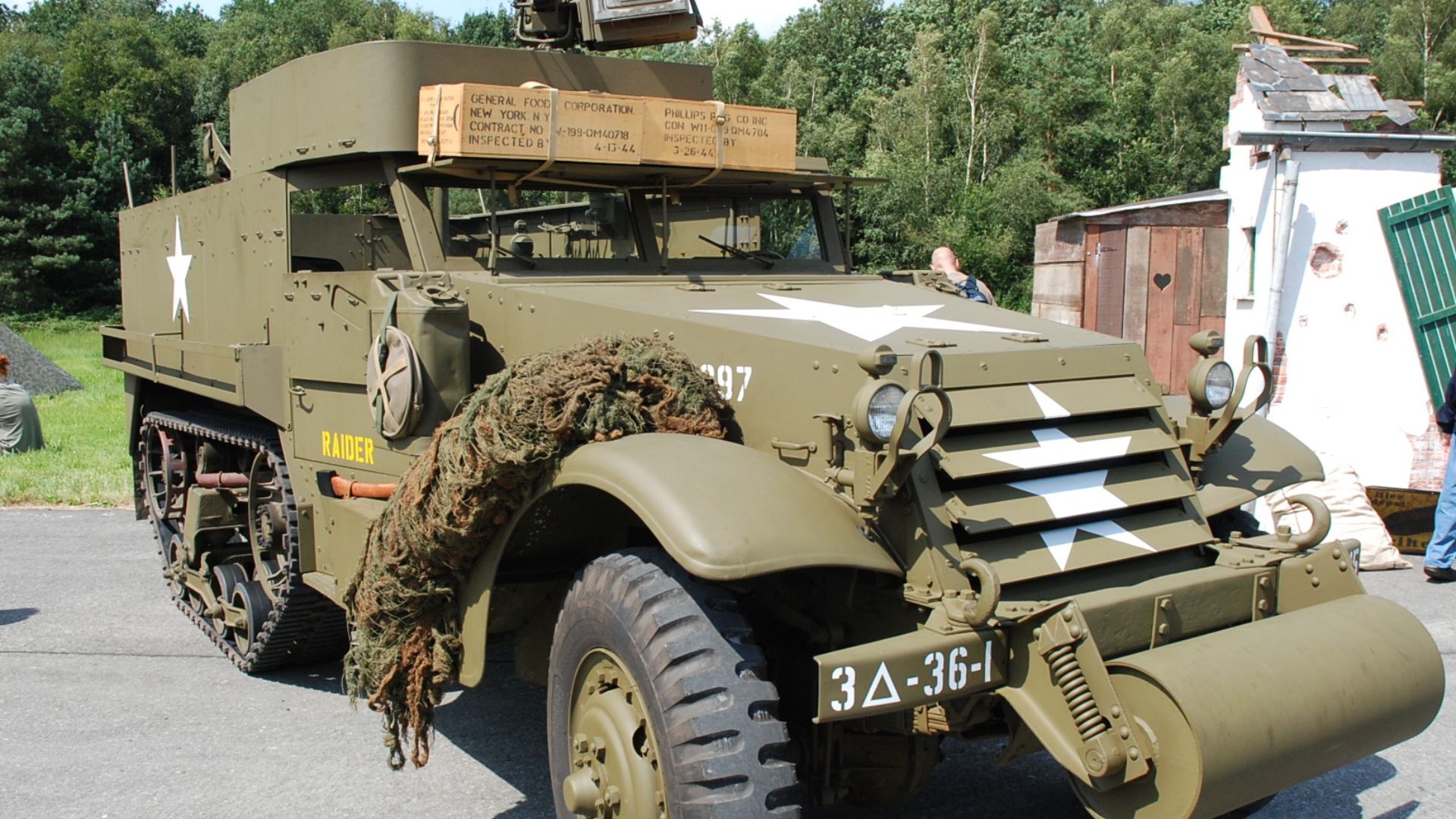 File:M3 half track 9-08-2008 14-47-56.JPG