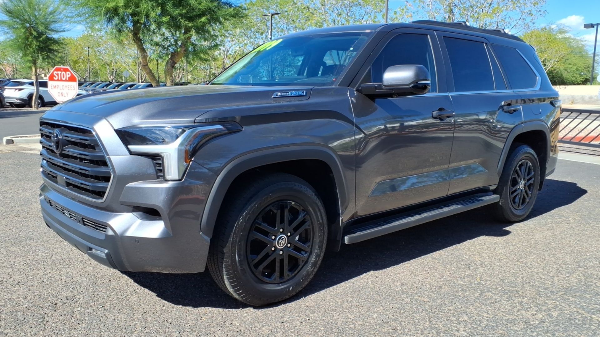 File:24 Toyota Sequoia SR5.jpg