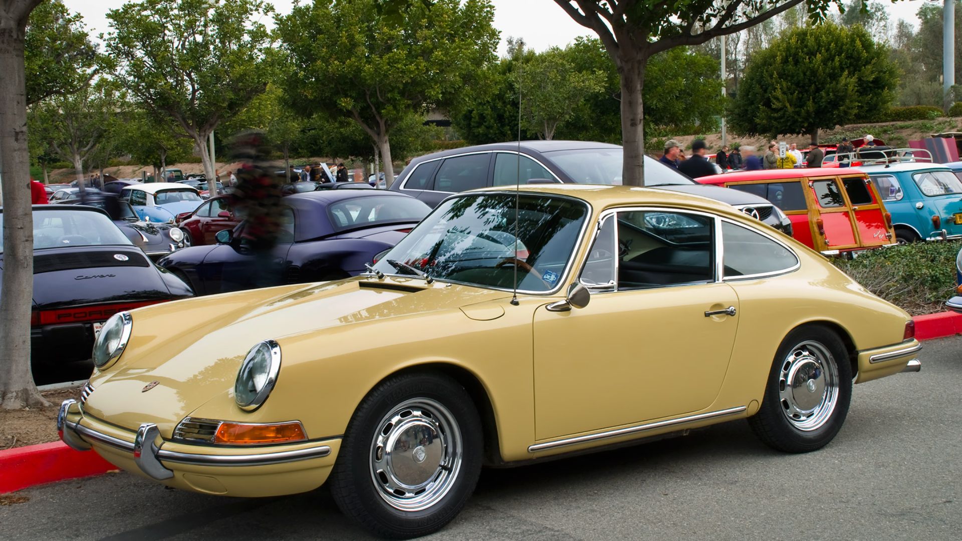 File:1964 Porsche 911 - yellow - fvl.jpg
