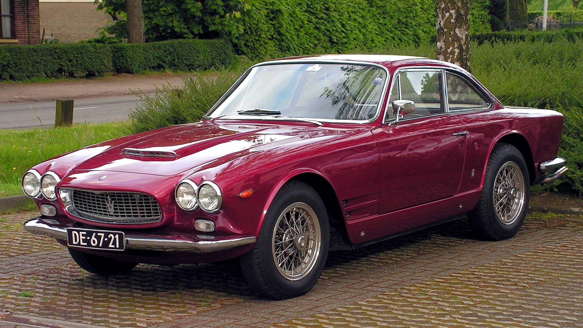 File:Maserati-3500gti.jpg