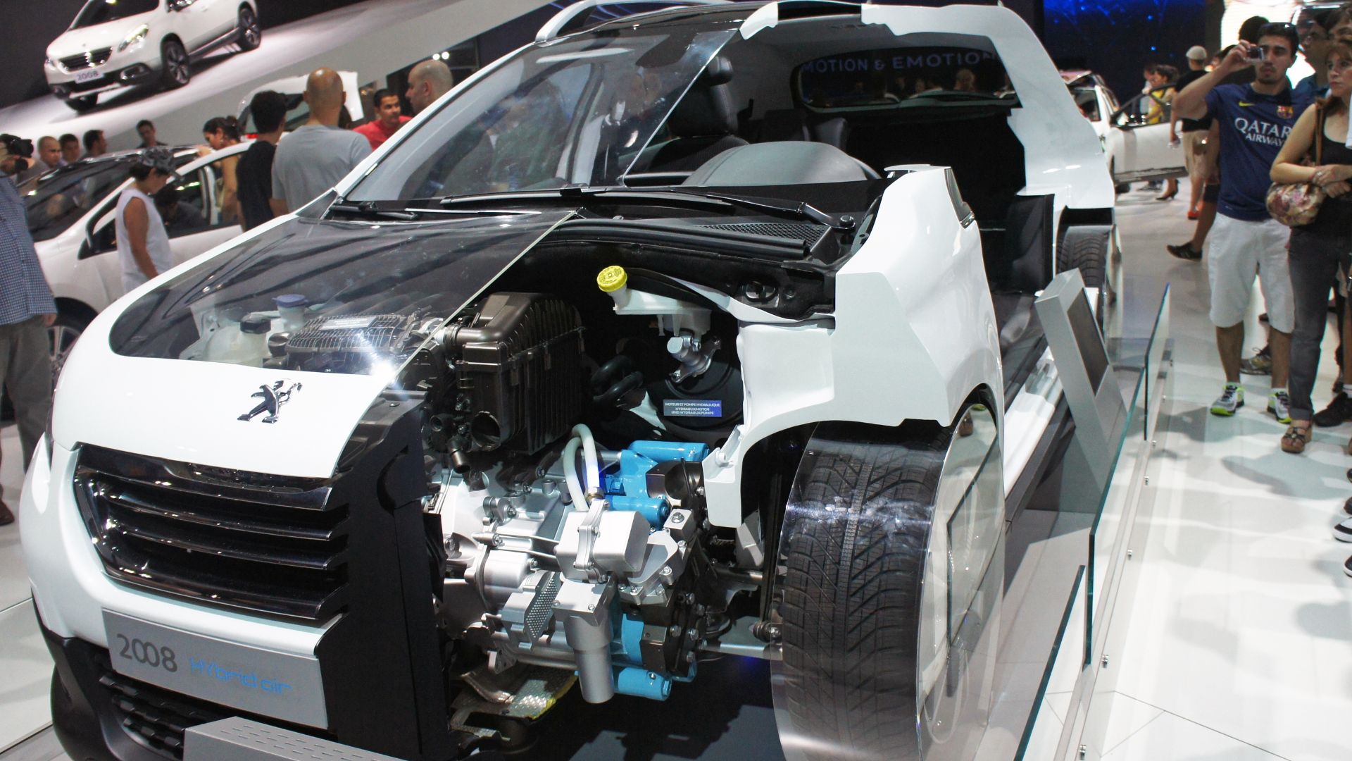 File:Peugeot 2008 HYbrid air SAO 2014 0299.JPG