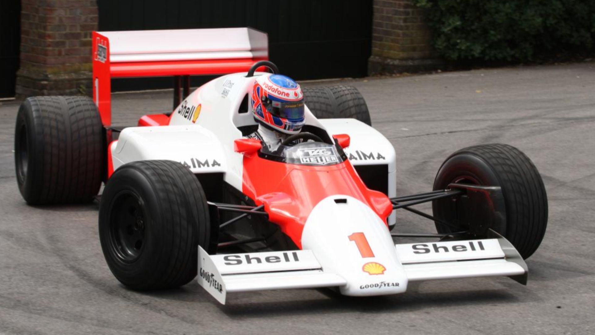 File:Button Goodwood Alain Prost 2010.jpg