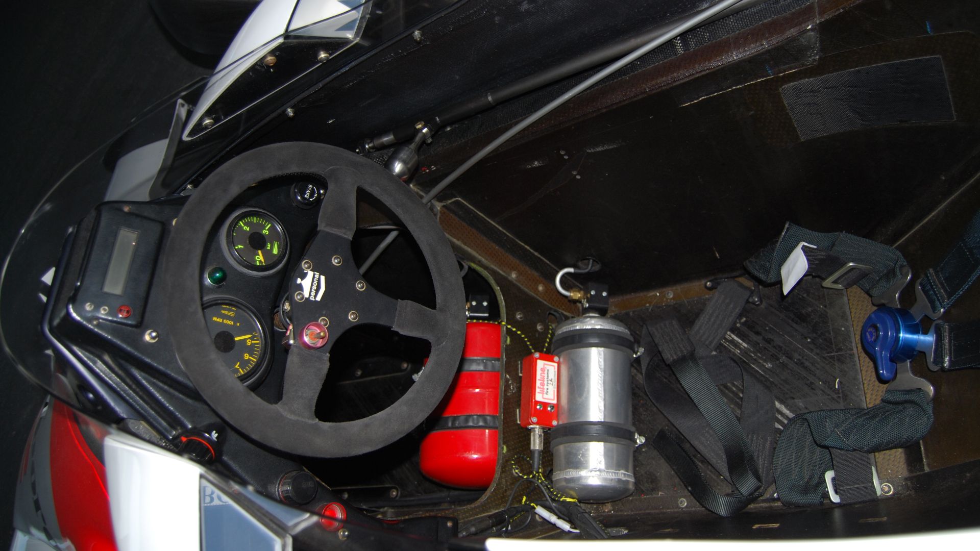 File:Cockpit of Alain Prosts F1 McLaren TAG-Porsche turbo, from his first Championship year (6283362892).jpg