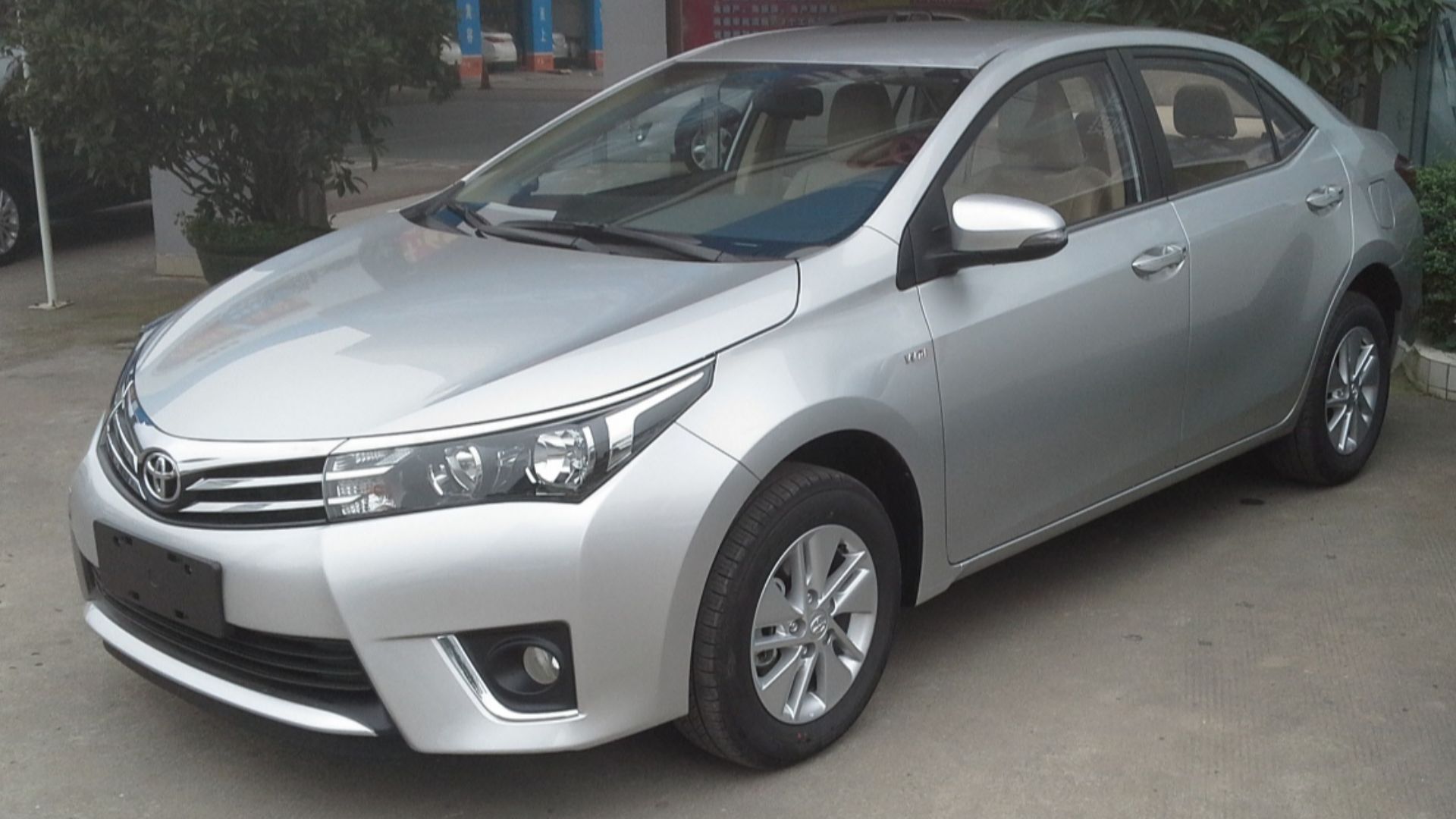 File:Toyota Corolla E180 sedan 2 China 2016-04-01.jpg