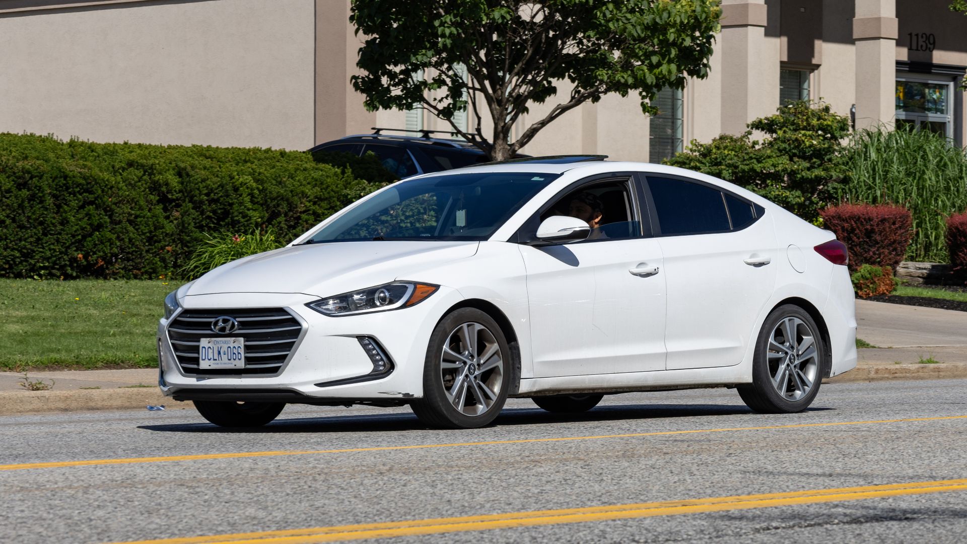 File:2017 Hyundai Elantra, Windsor, Ontario, 2025-07-01.jpg