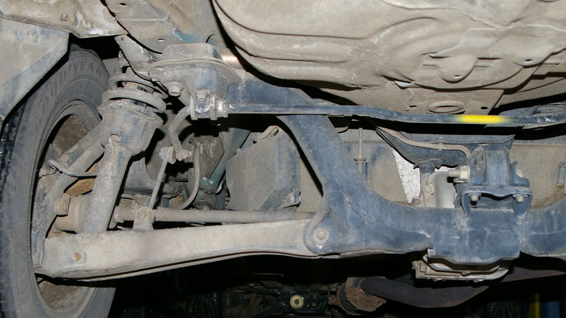 File:Independent rear suspension AWD.jpg