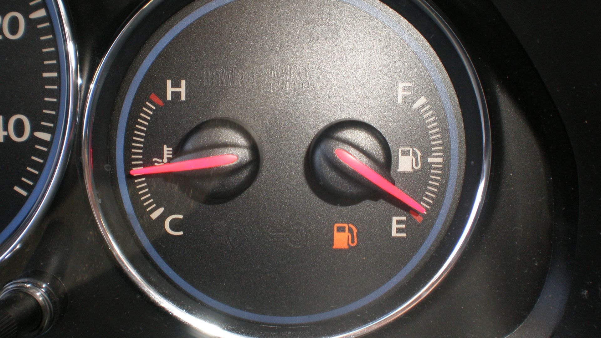 File:2003 Honda Civic fuel gauge empty.JPG