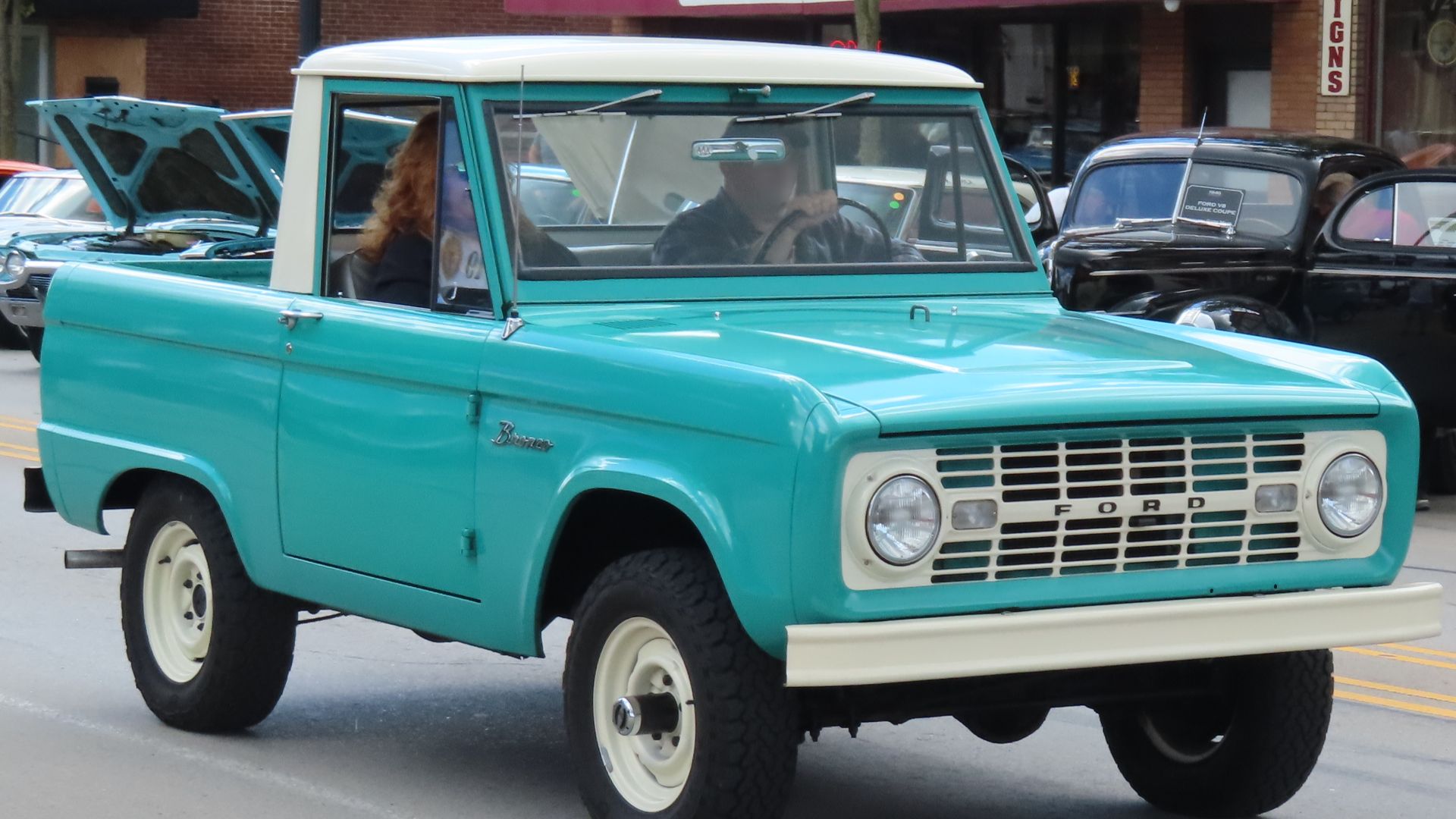 File:1966 Ford Bronco Sports Utility, front right, 09-07-2024.jpg