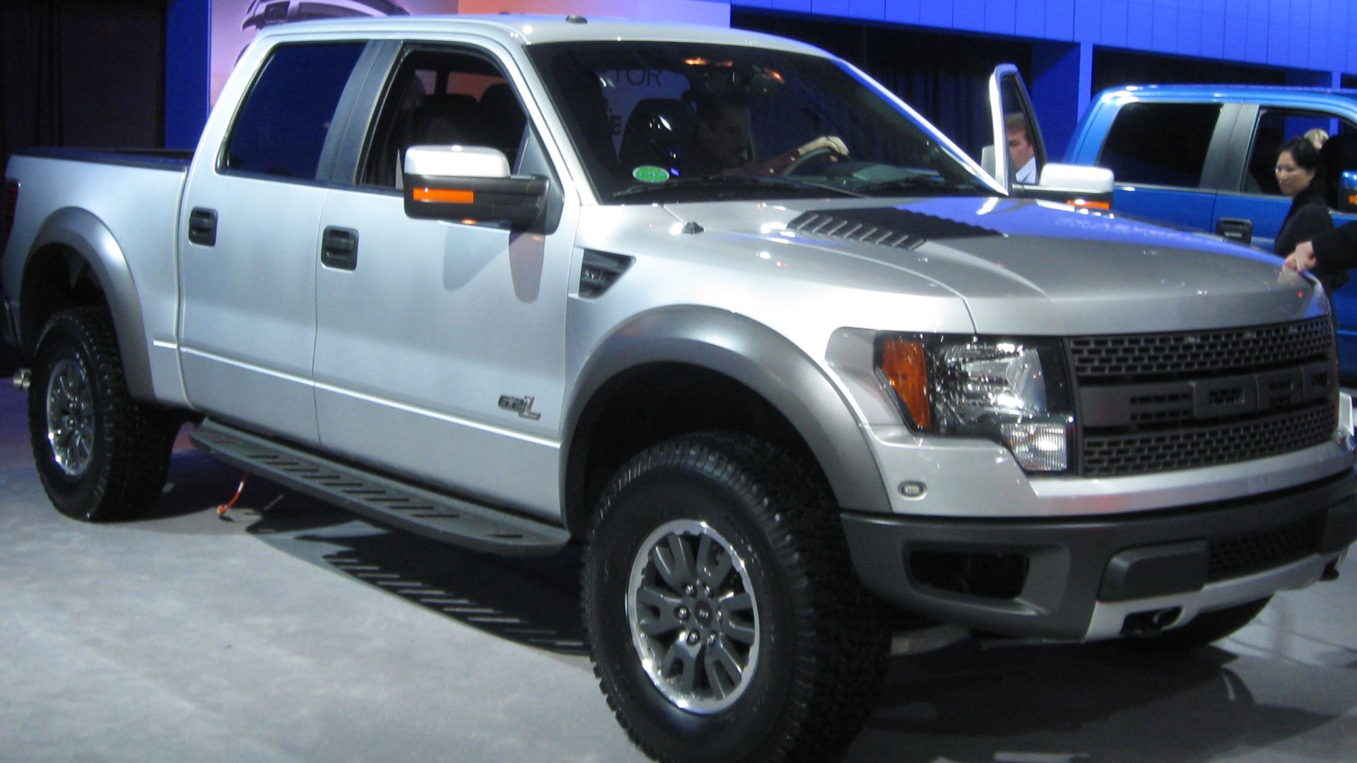 File:2011 Ford F-150 SVT Raptor -- 2011 DC.jpg