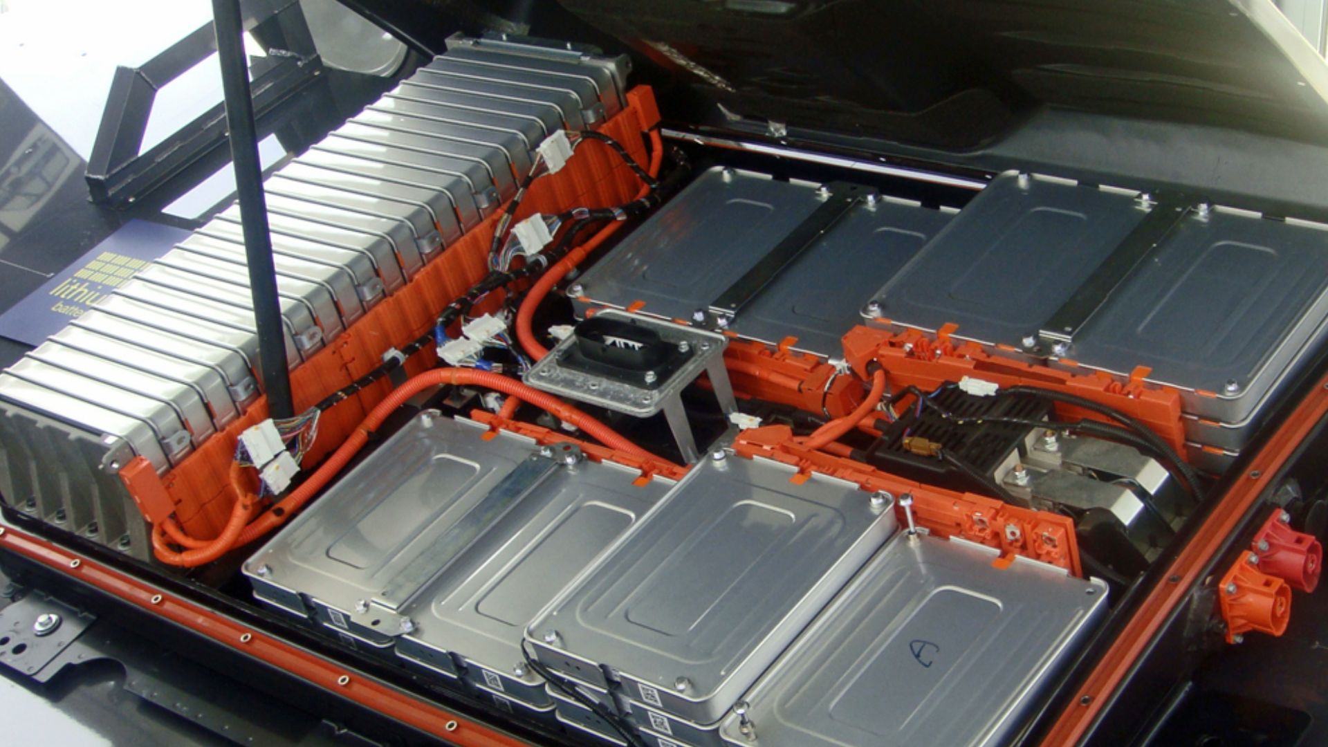 File:Nissan Leaf battery pack DC 03 2011 1629.jpg