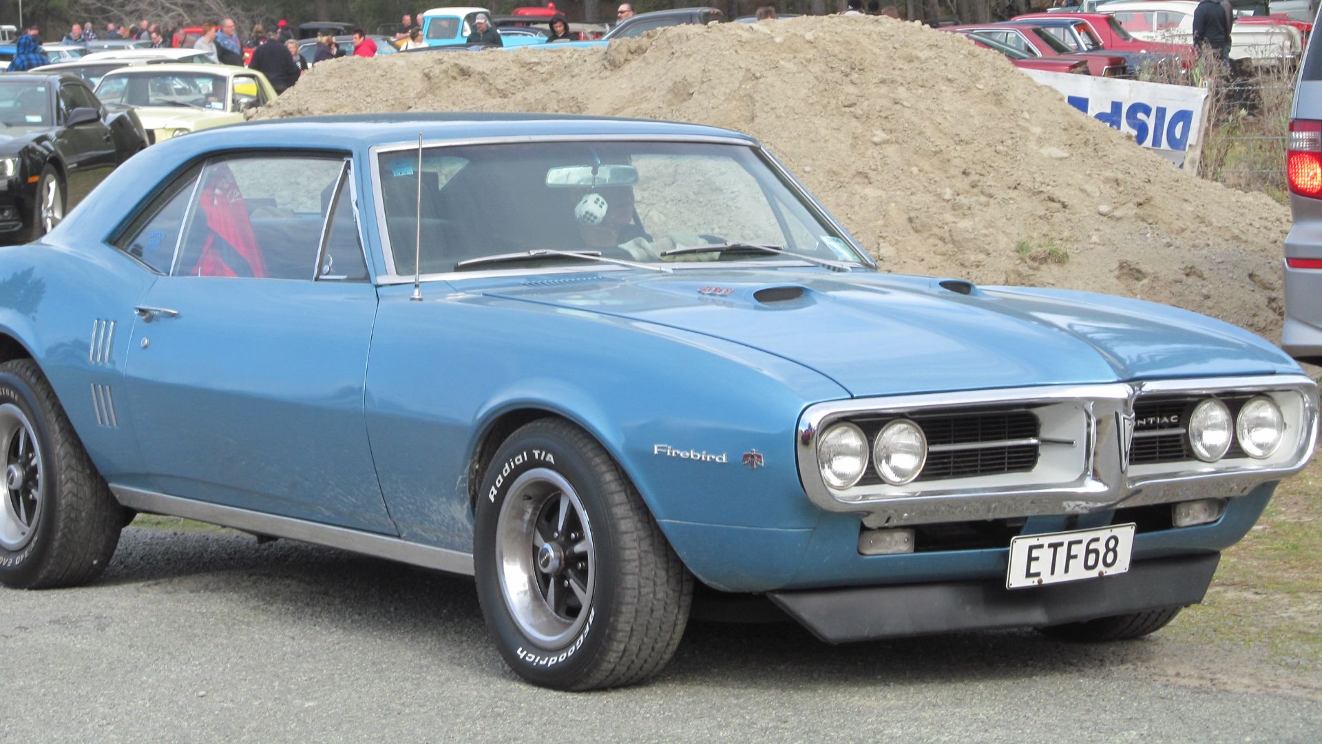 File:1967 Pontiac Firebird 400 (30250531103) (cropped).jpg