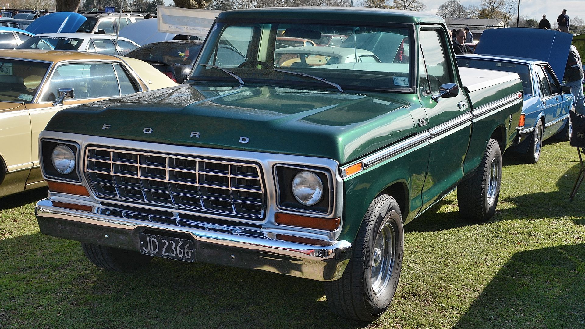 File:1979 Ford F100 (15298167549).jpg