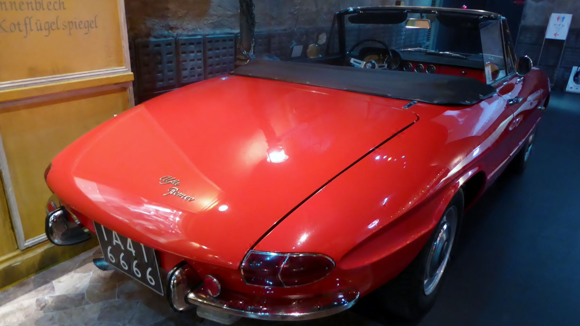 File:The rearview of 1966 Alfa Romeo 1600 Spider Duetto.JPG