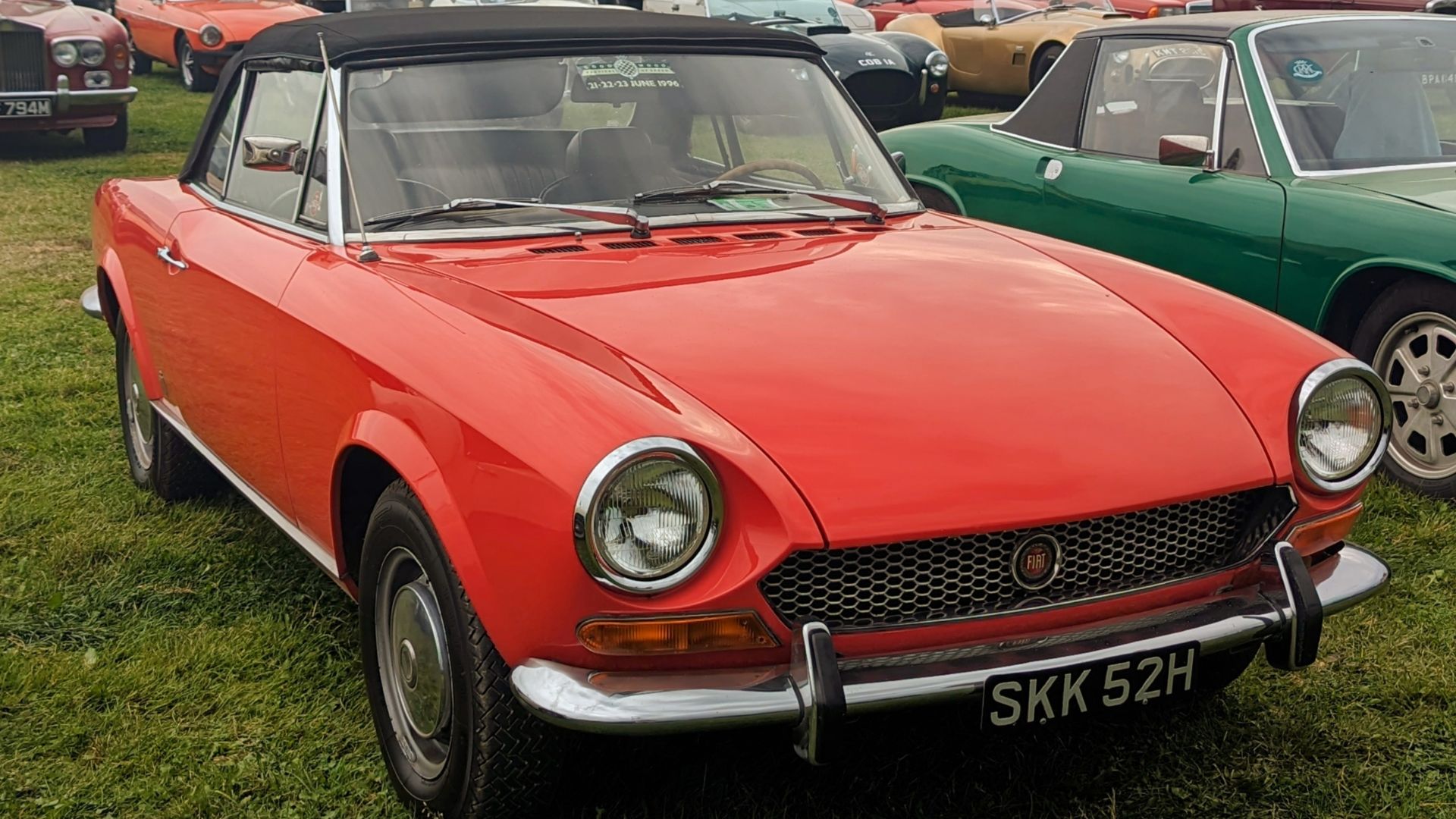 File:1969 Fiat 124 Spider.jpg