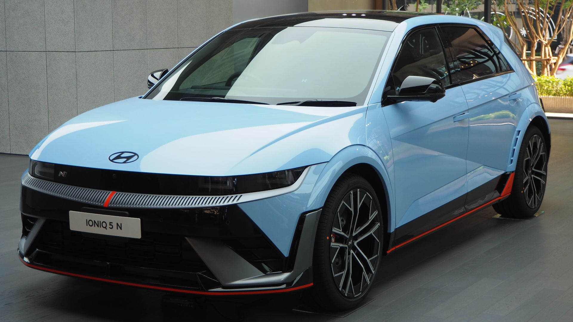 File:2023 Hyundai Ioniq 5 N.jpg