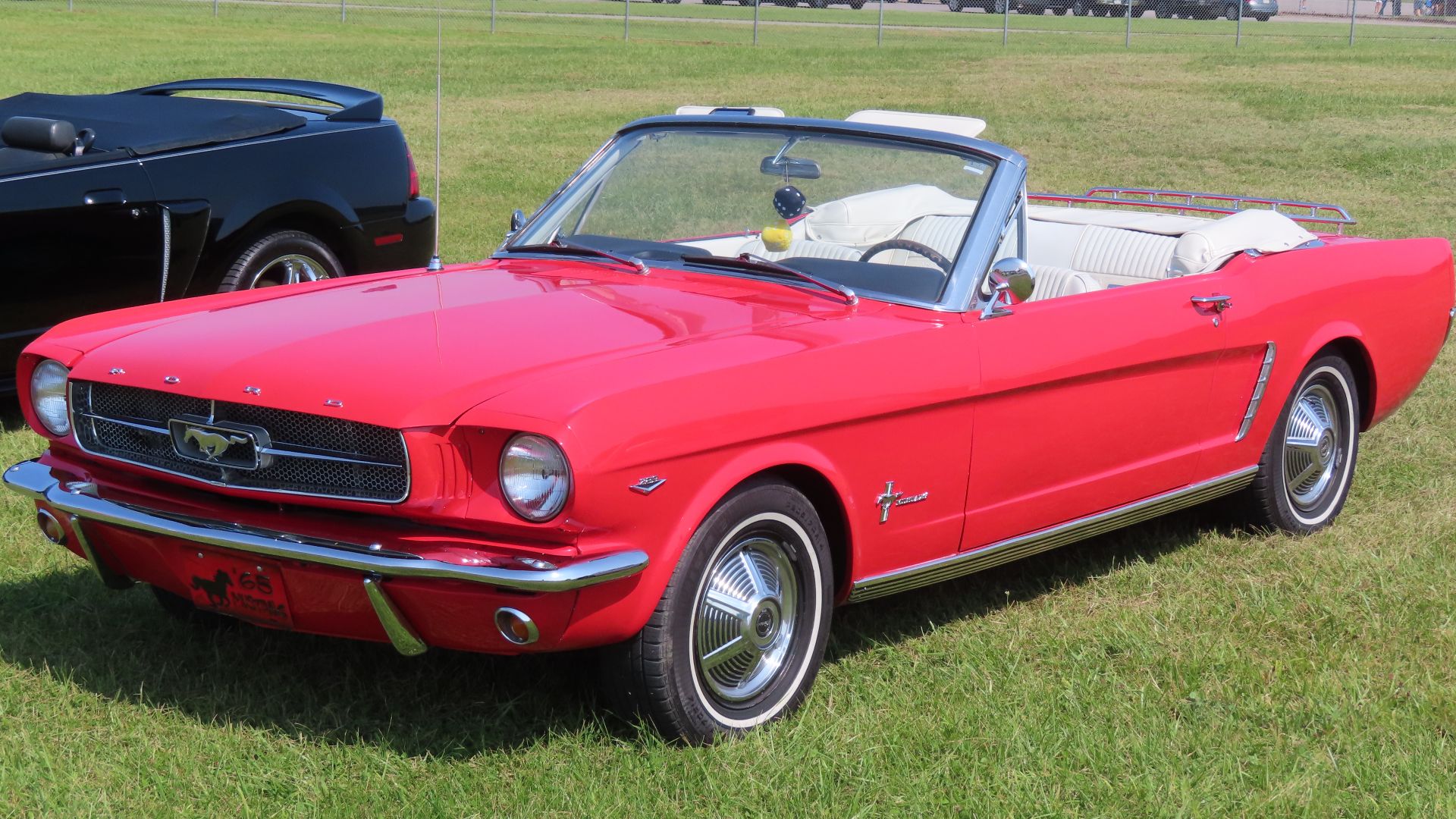 File:1965 Ford Mustang convertible, front left, 08-24-2024.jpg